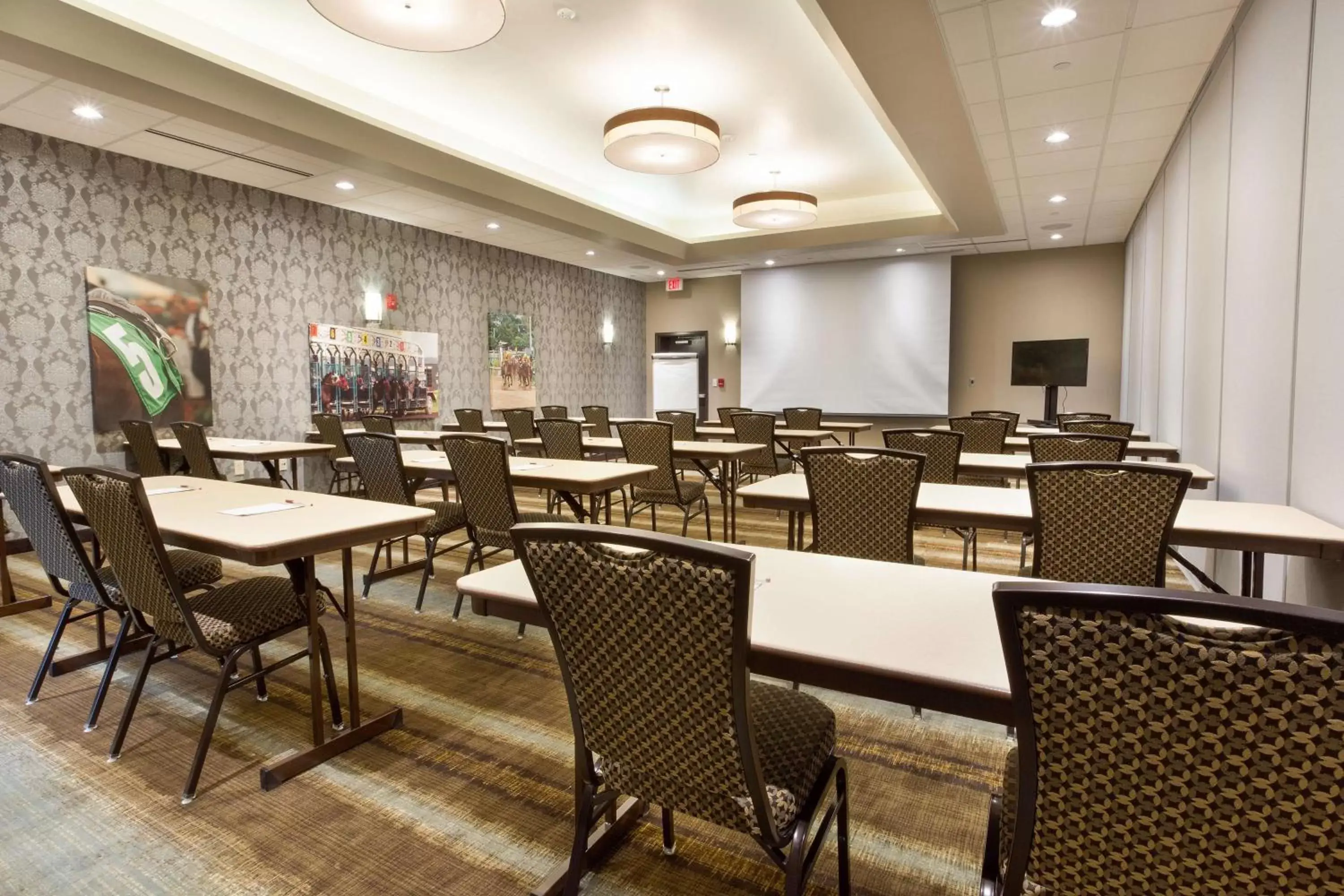 Photo of the whole room, Restaurant/Places to Eat in Drury Inn & Suites Louisville North