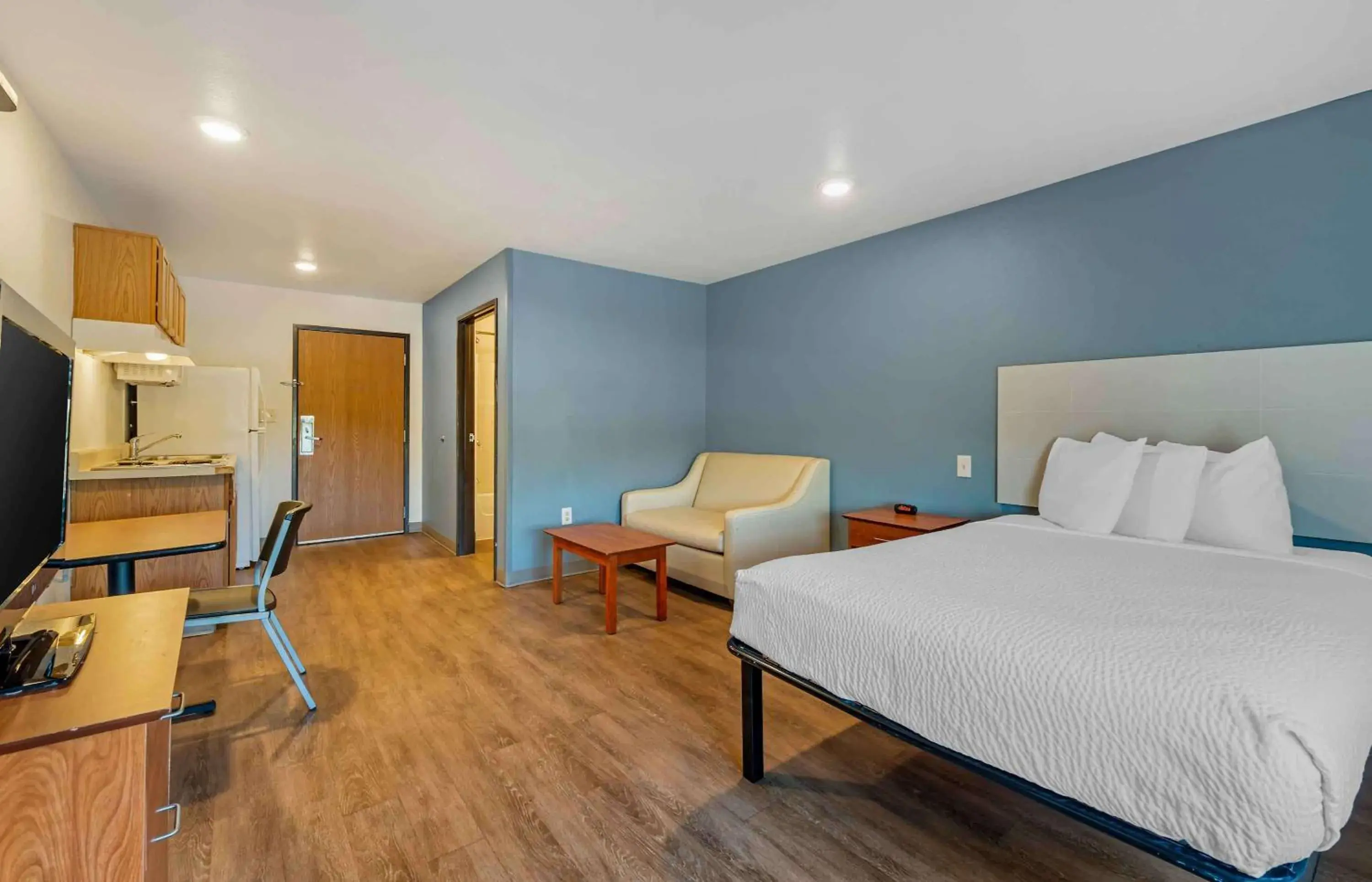 Bedroom in Extended Stay America Select Suites - Indianapolis - Lawrence