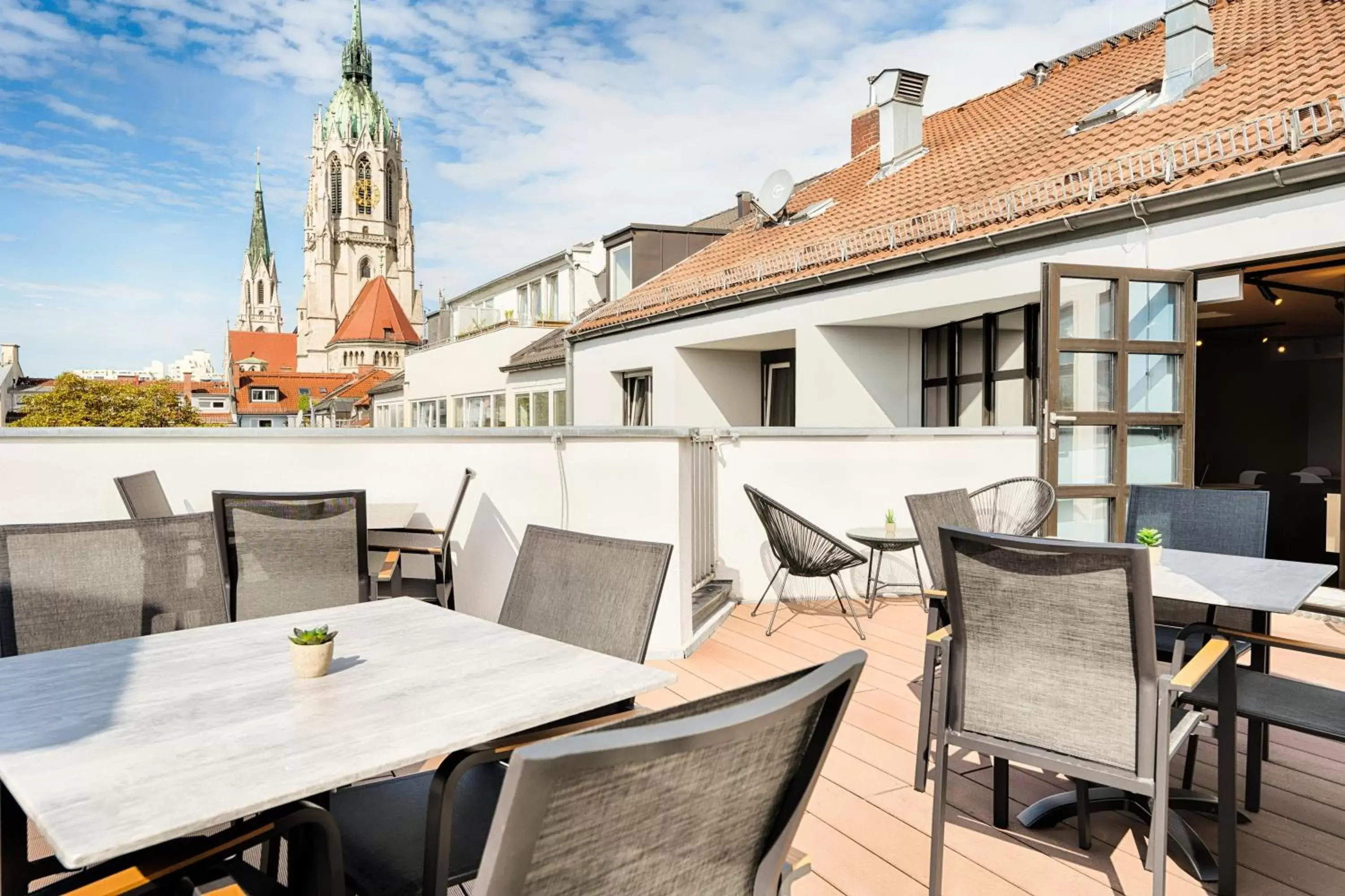 Balcony/Terrace in B&B Hotel München-Hbf