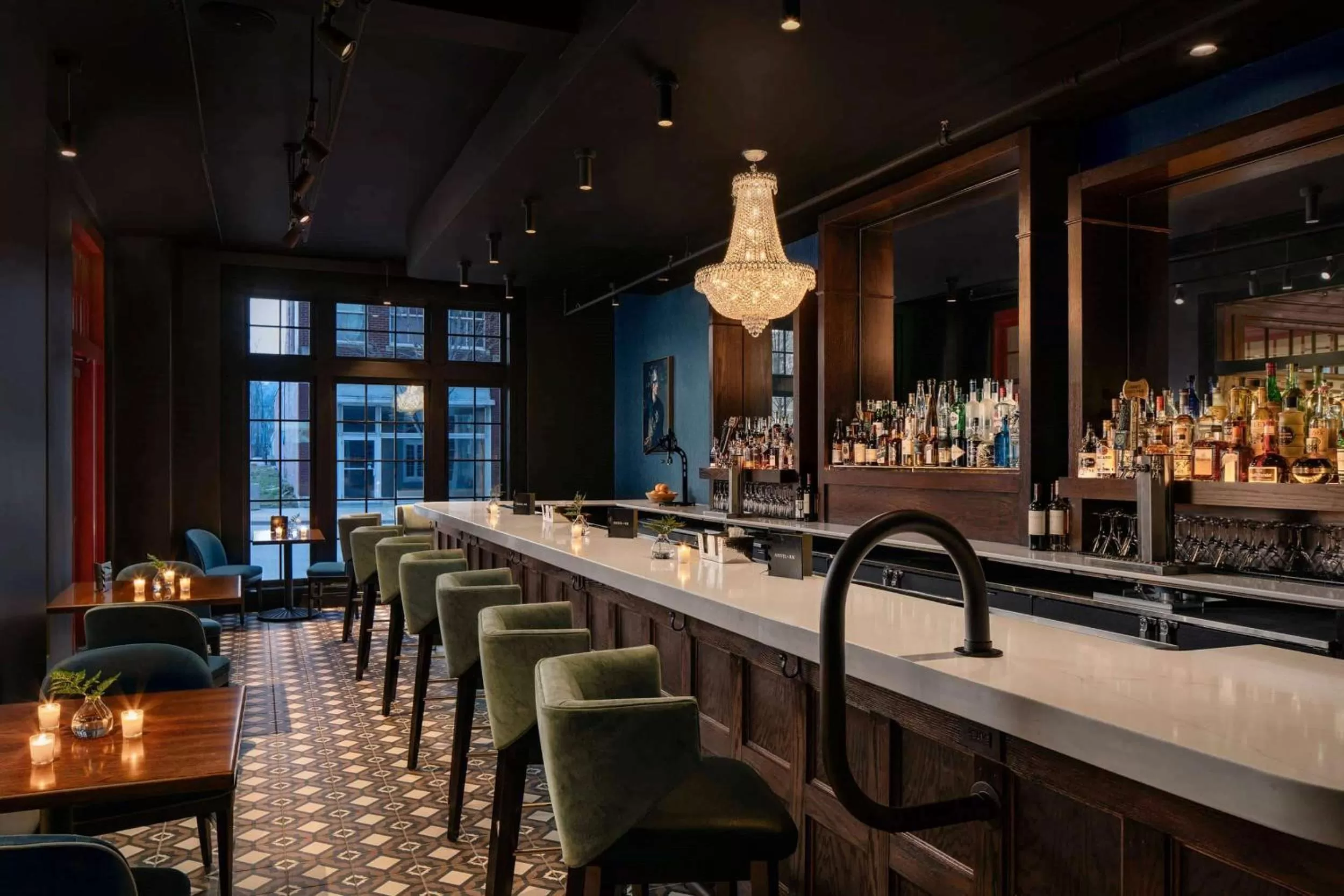 Restaurant/places to eat in Hotel Morgan a Wyndham Hotel