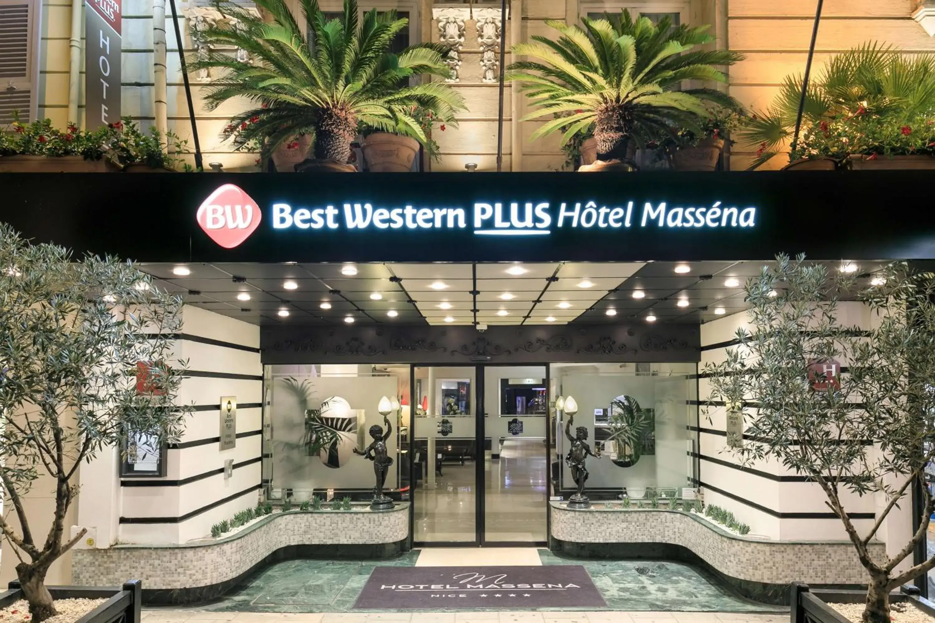 Property building in Best Western Plus Hôtel Massena Nice