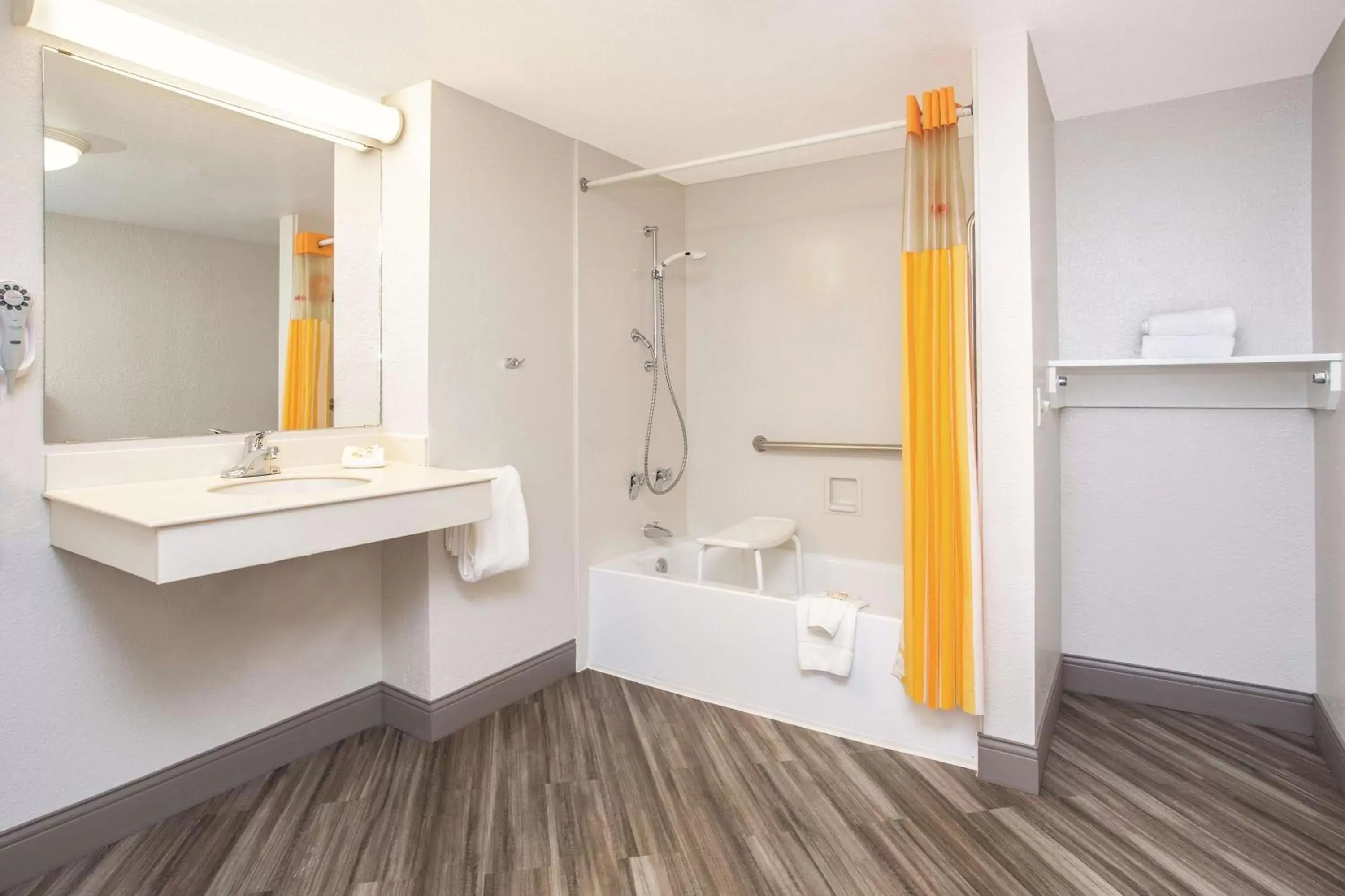 Photo of the whole room, Bathroom in La Quinta Inn by Wyndham Denver Westminster