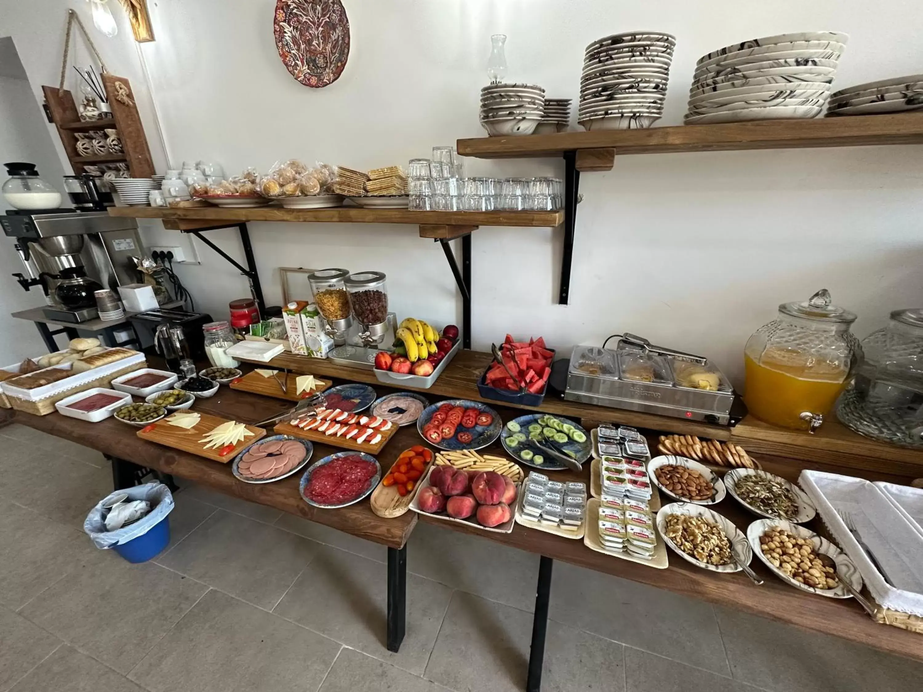 Coffee/tea facilities, Breakfast in Vilador Beach Hotel