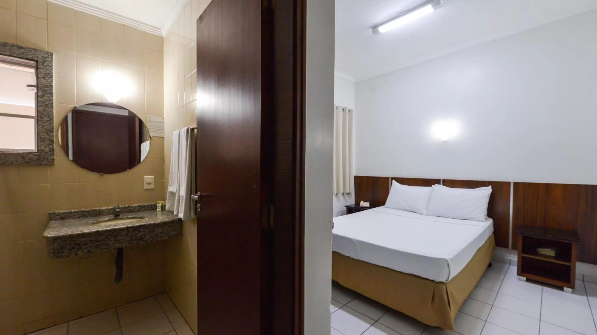 Bed in Araucaria Hotel Business - Maringá