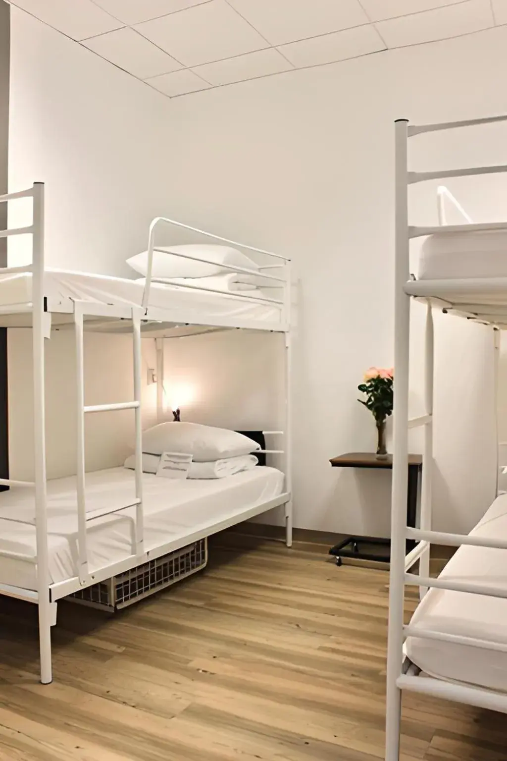 Bed, Bunk Bed in Warsaw Hostel Centrum