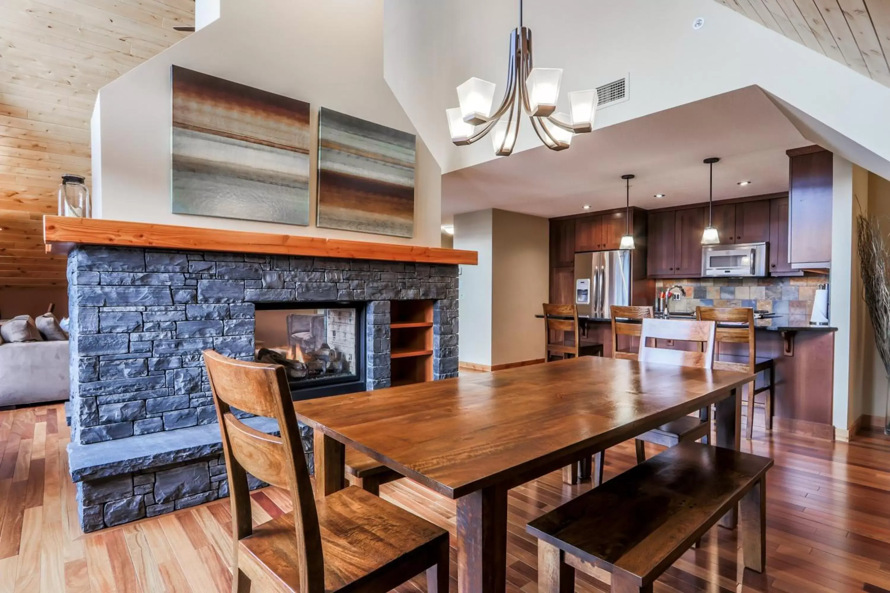 Dining area in Tamarack Lodge by Spring Creek Vacations
