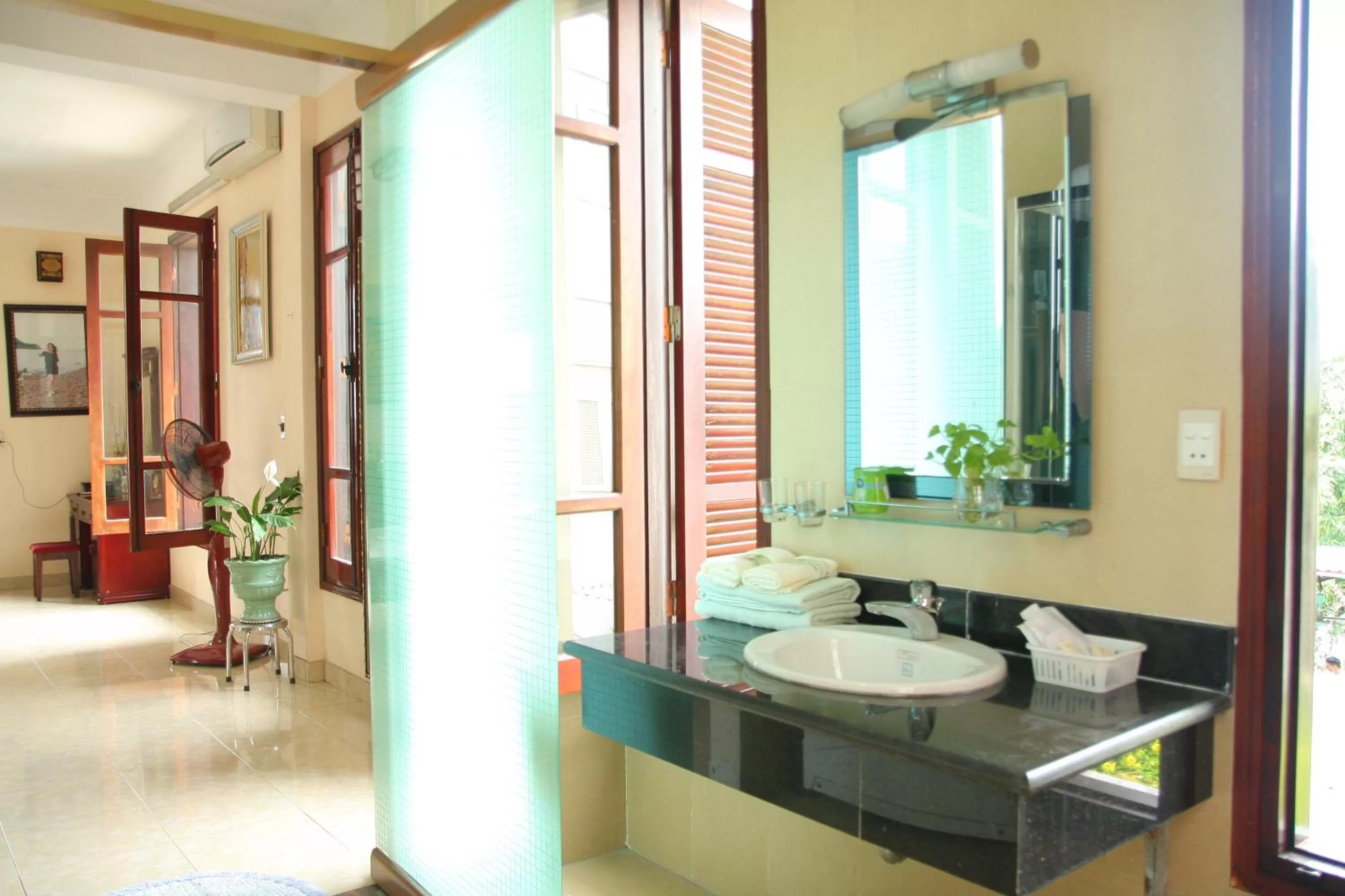 Bathroom in Hạ Long Lily Homestay