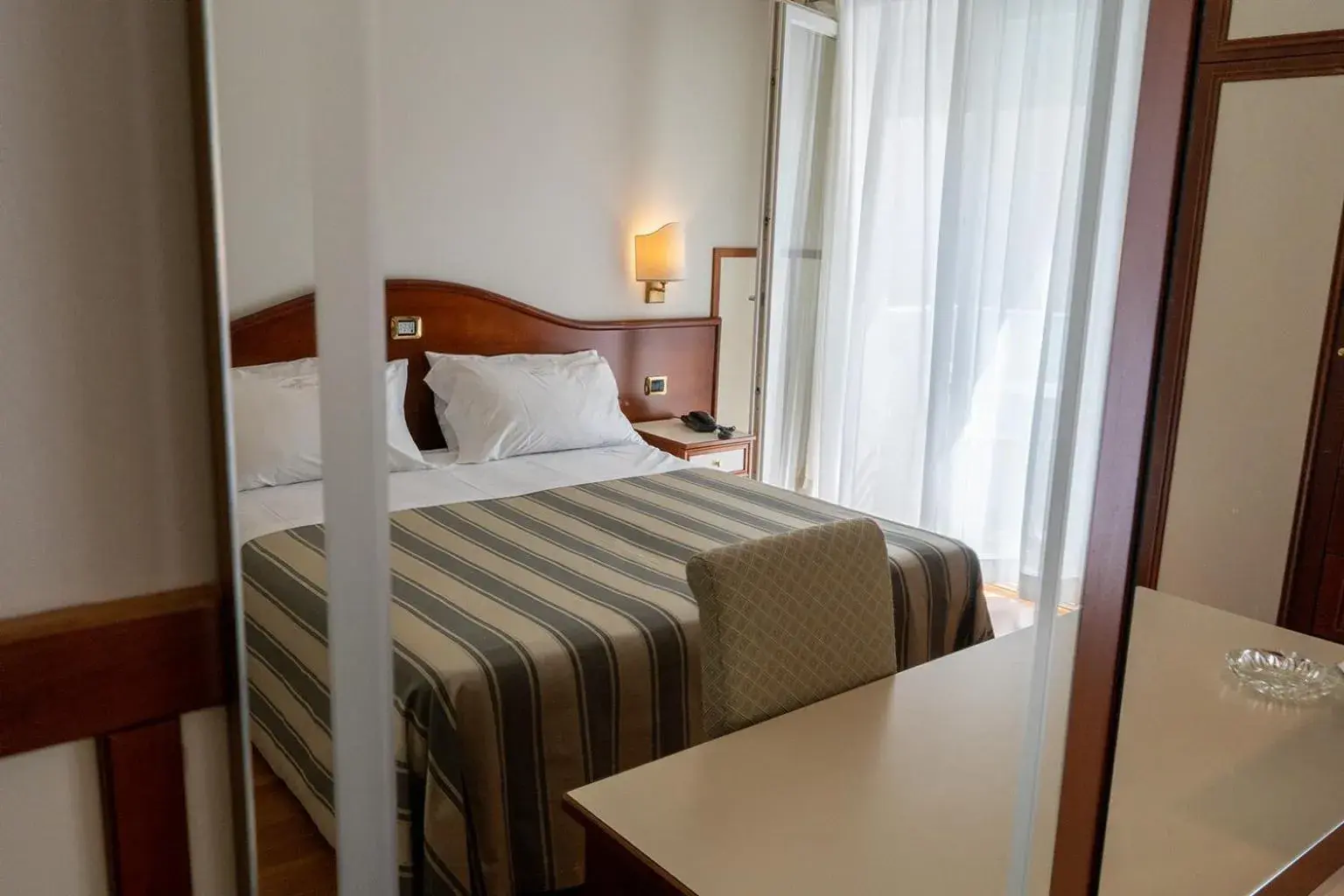 Bed in Hotels Vidi Miramare & Delfino