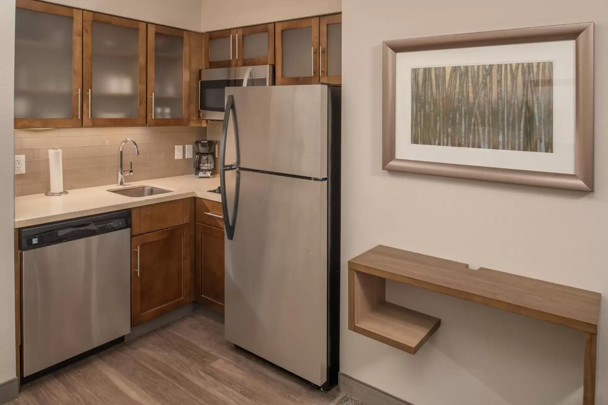 Photo of the whole room, Kitchen/Kitchenette in Staybridge Suites - Hillsboro North, an IHG Hotel