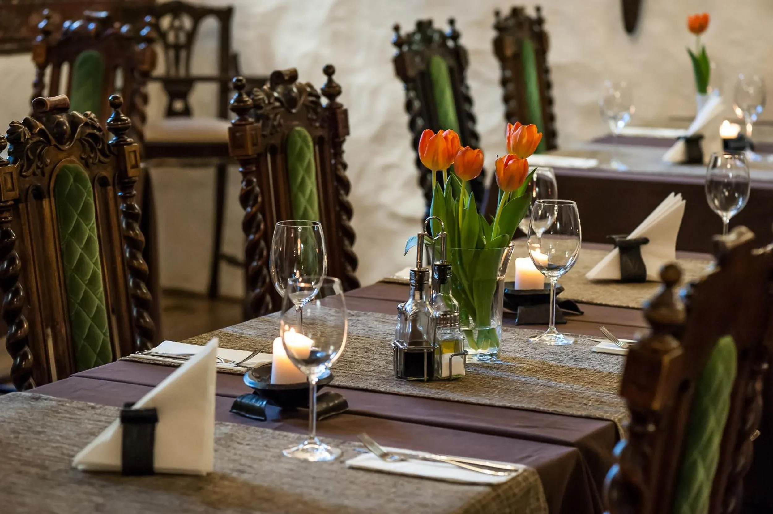 Restaurant/places to eat in Three Crowns Residents