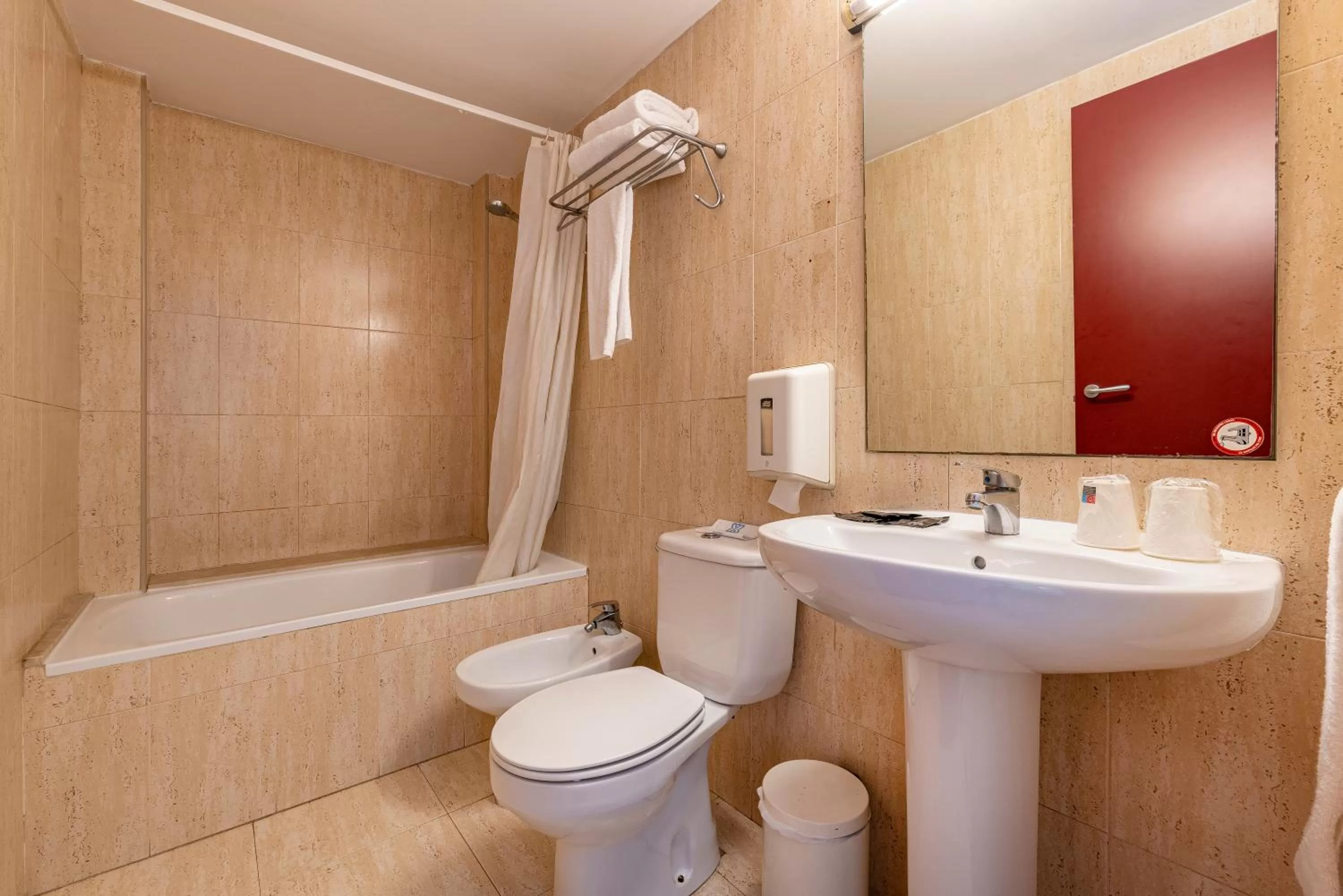 Toilet in Hotel Basic