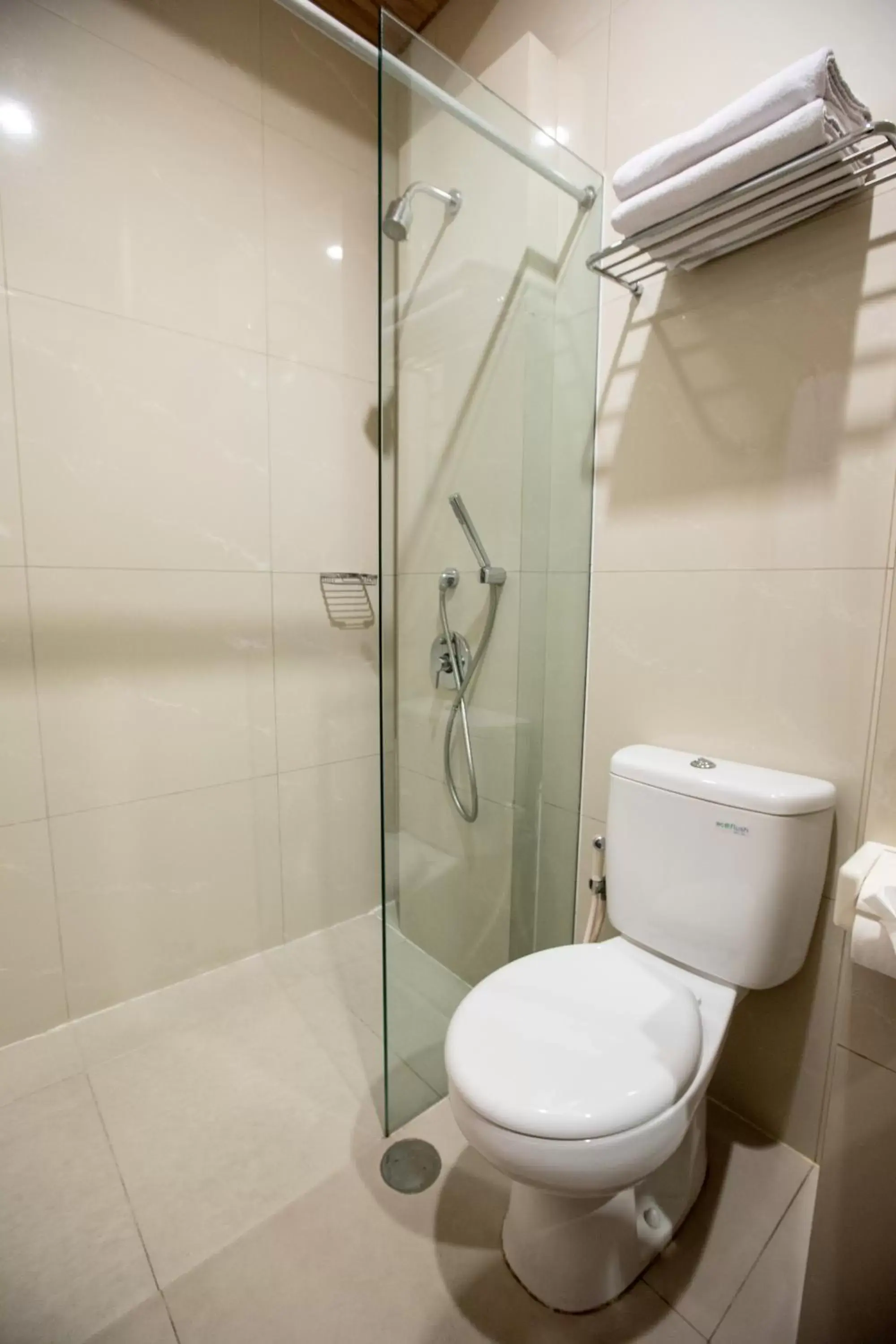 Bathroom in Mahogany Hotel