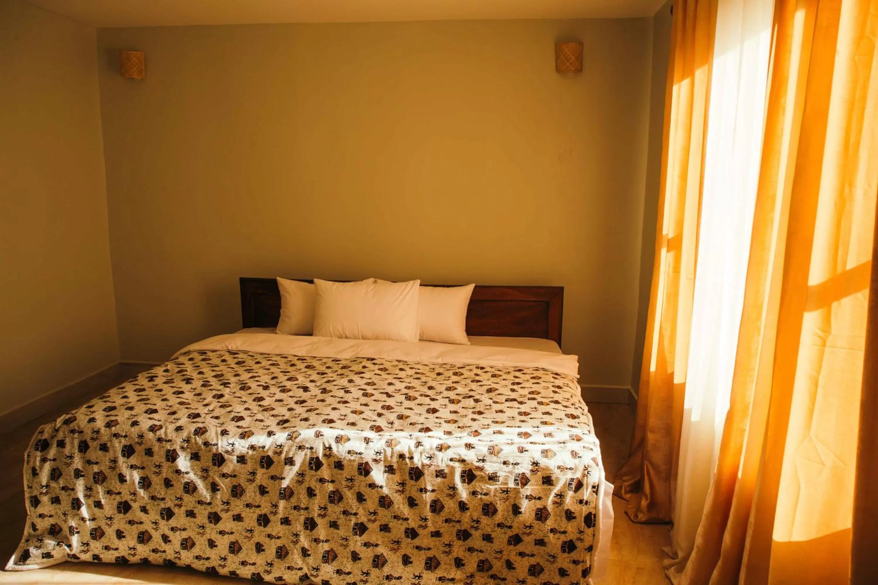 Bedroom, Bed in Dual Mountain View Lodge