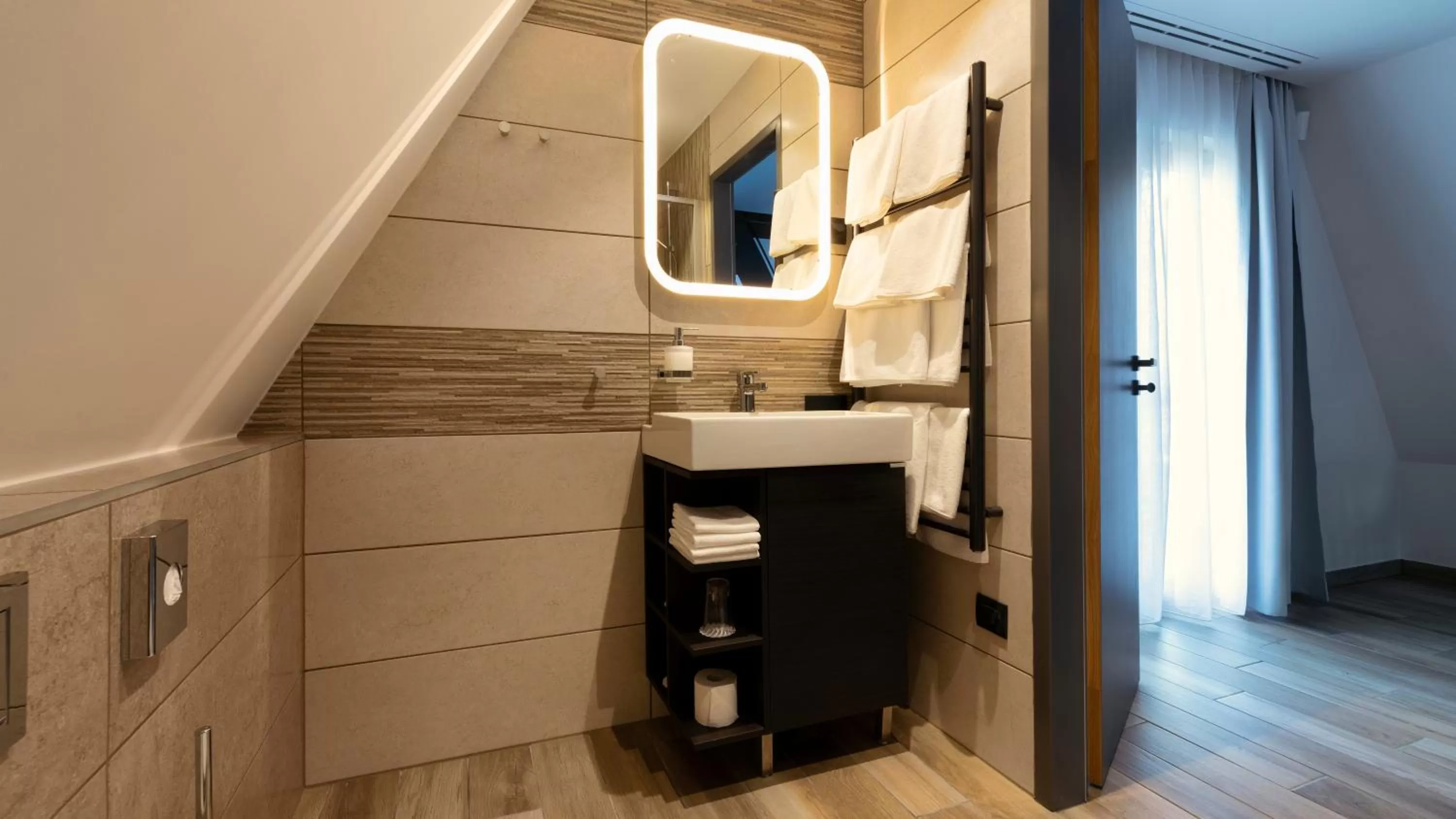 Bathroom in Donautica Hotel & Restaurant