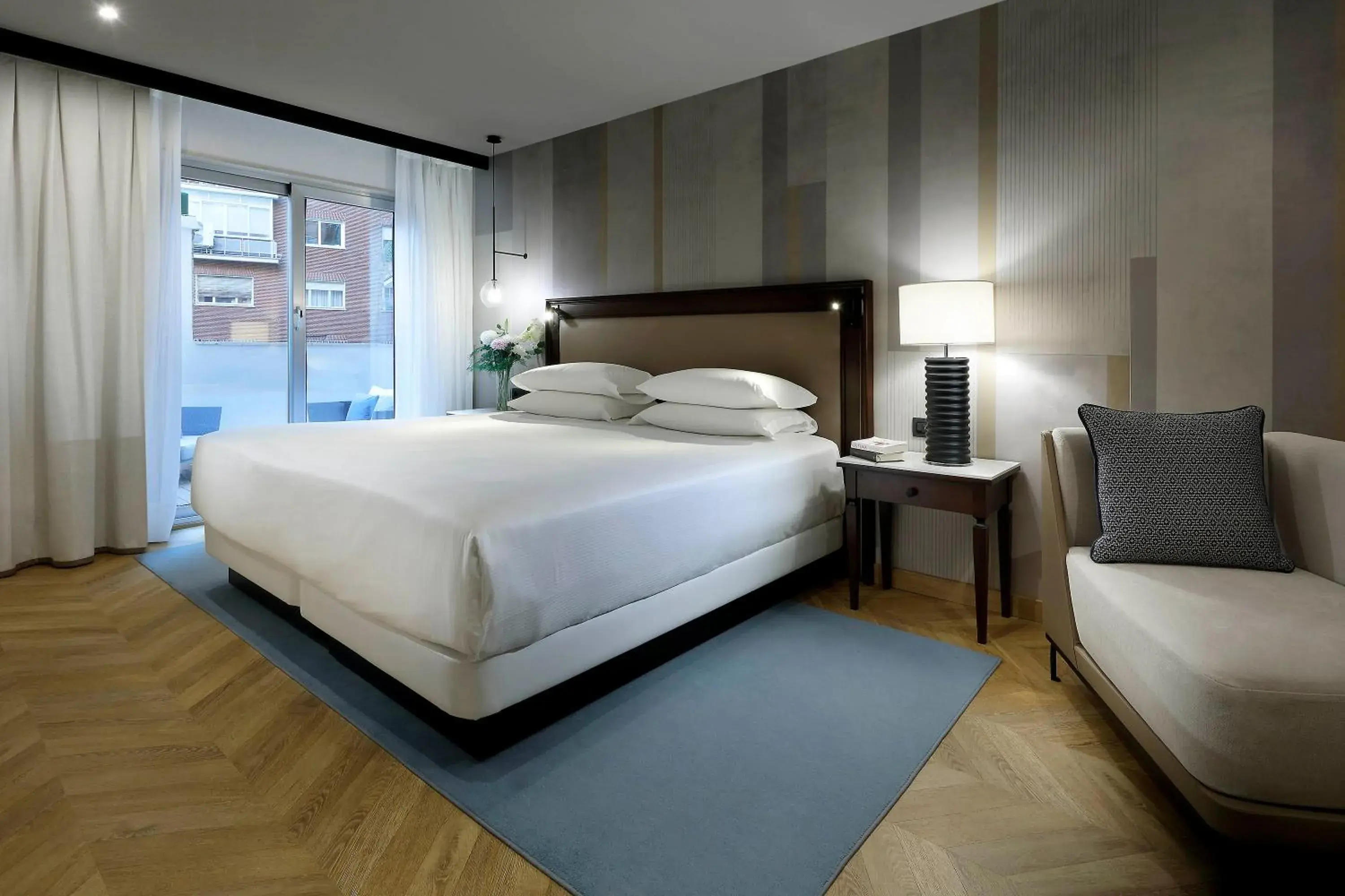 Photo of the whole room, Bed in Hyatt Regency Hesperia Madrid