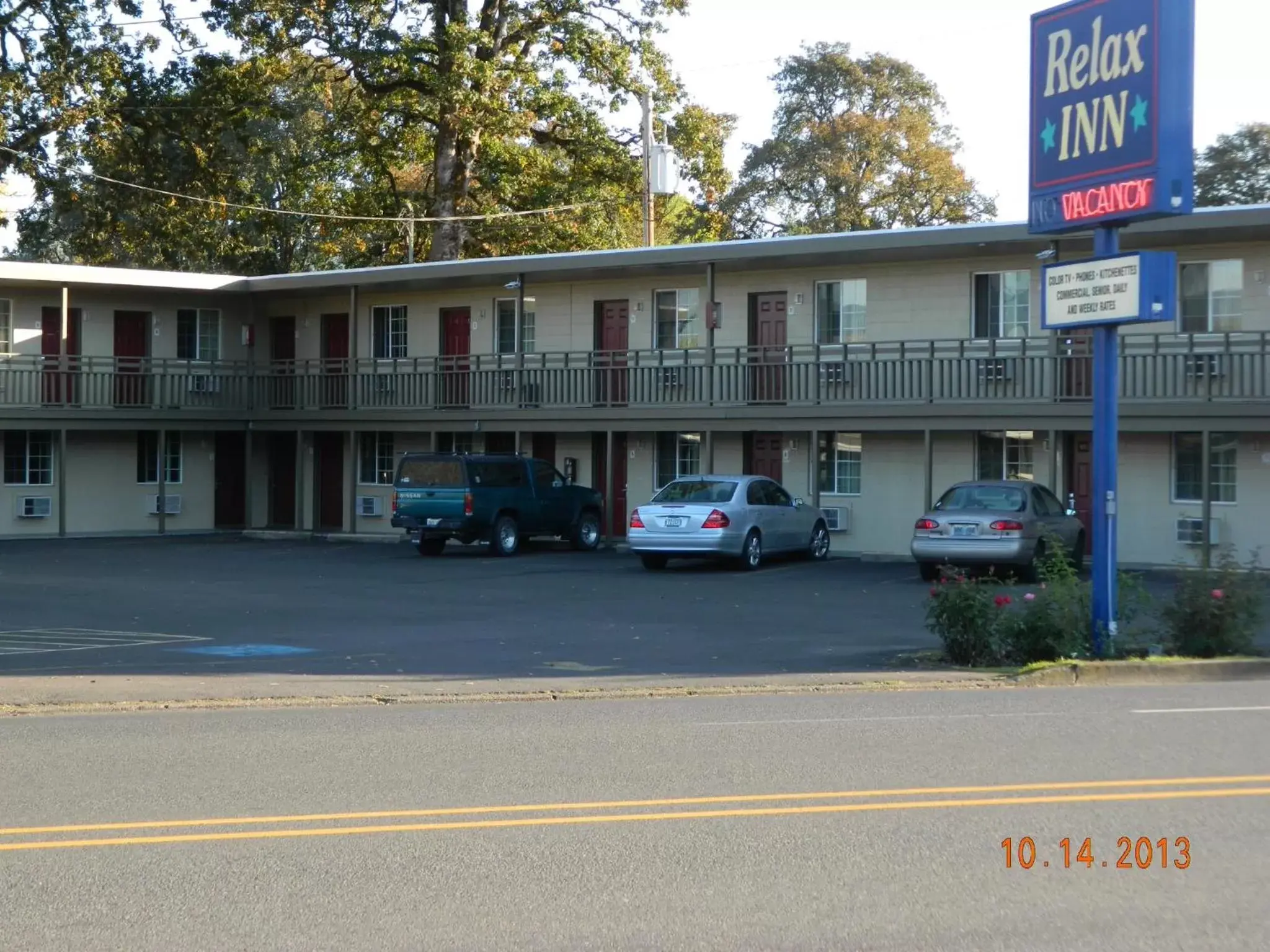 Property Building in Relax Inn - Cottage Grove