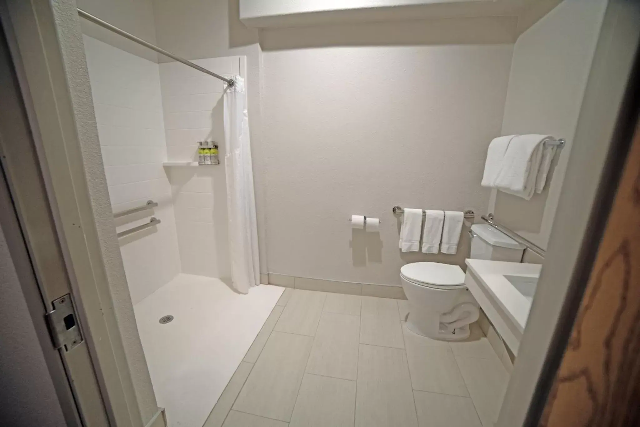 Photo of the whole room, Bathroom in Holiday Inn Express Hotel and Suites South Padre Island, an IHG Hotel