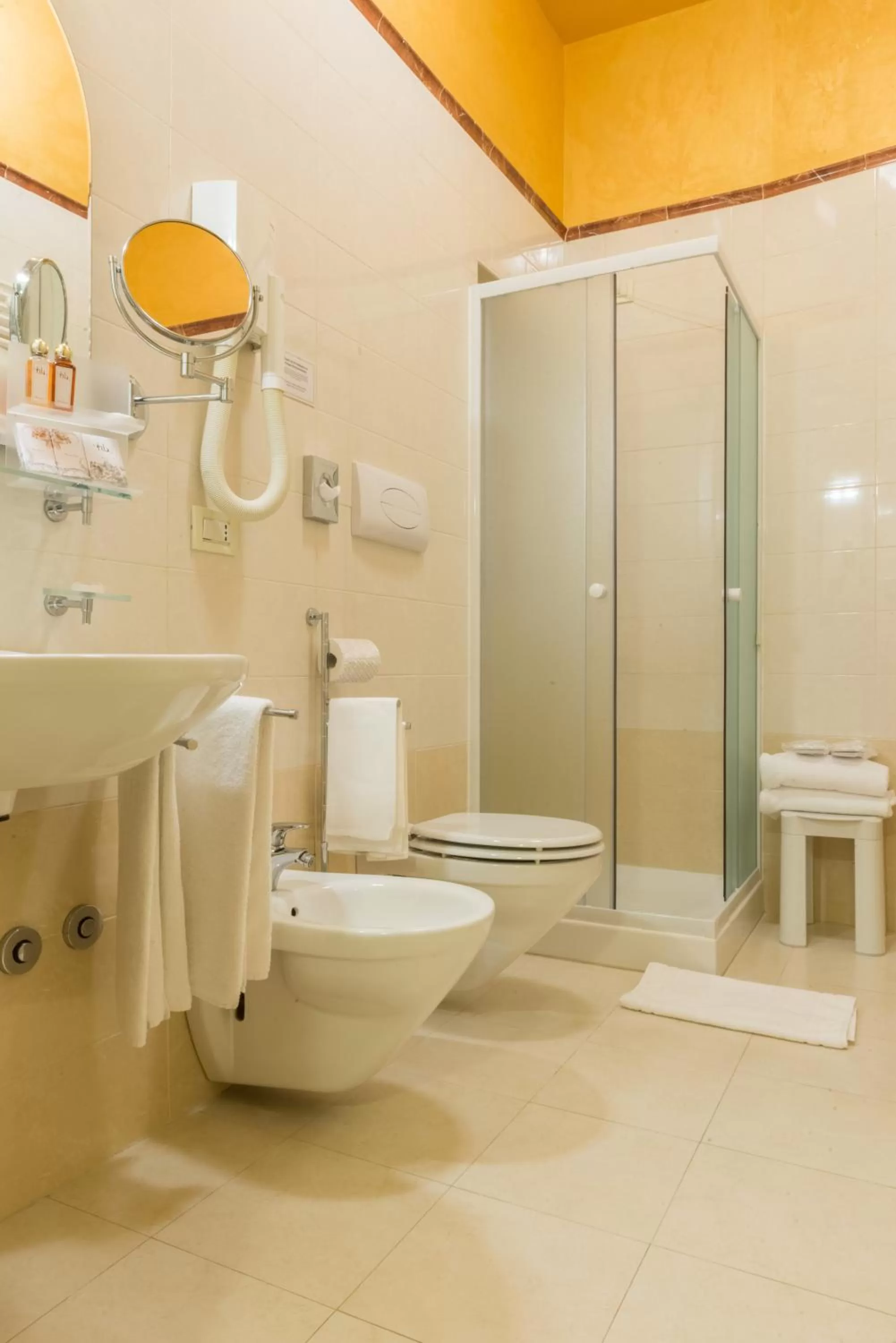 Bathroom in Hotel Becher