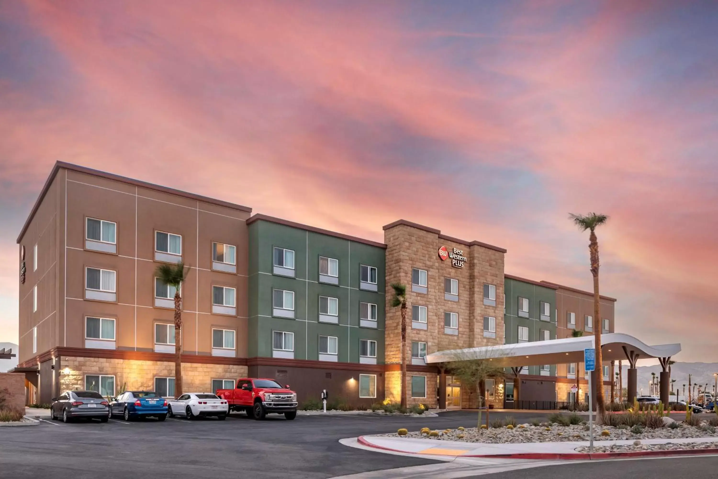 Property Building in Best Western Plus Desert View Inn & Suites