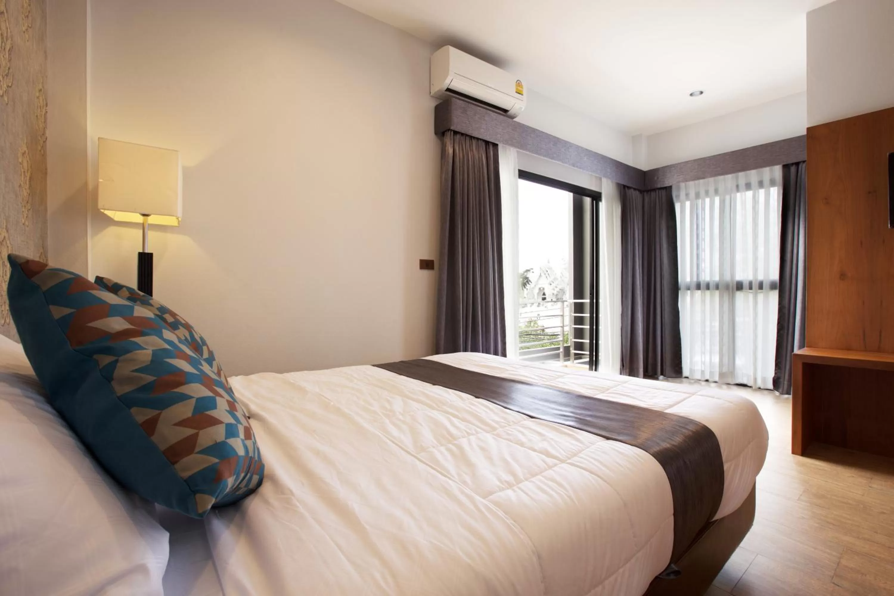 Bed in 777 Food & Bed