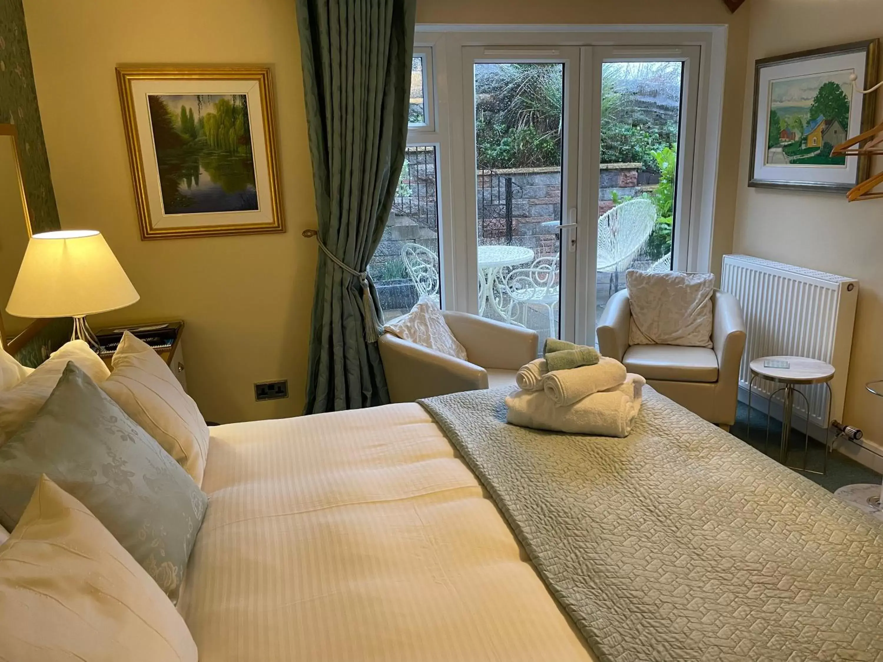 Bedroom, Bed in Castlecroft Bed and Breakfast