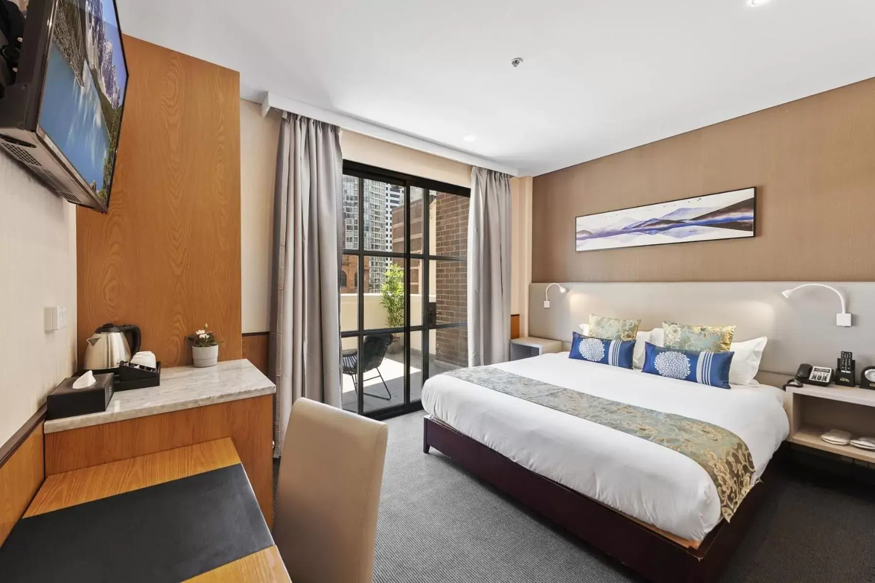 Photo of the whole room, Bed in YEHS Hotel Sydney QVB