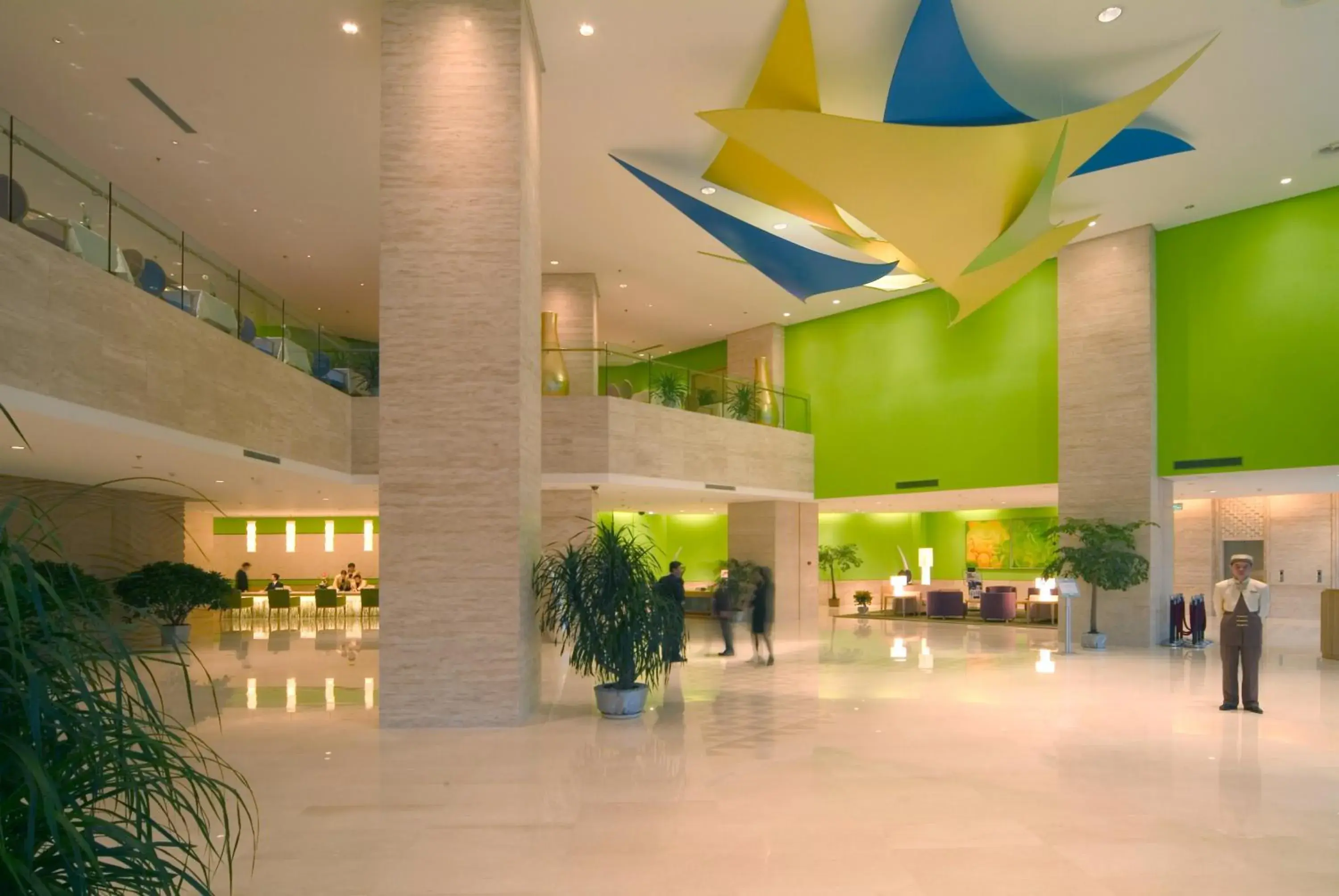 Lobby or reception, Restaurant/Places to Eat in Weihai Haiyue Jianguo Hotel