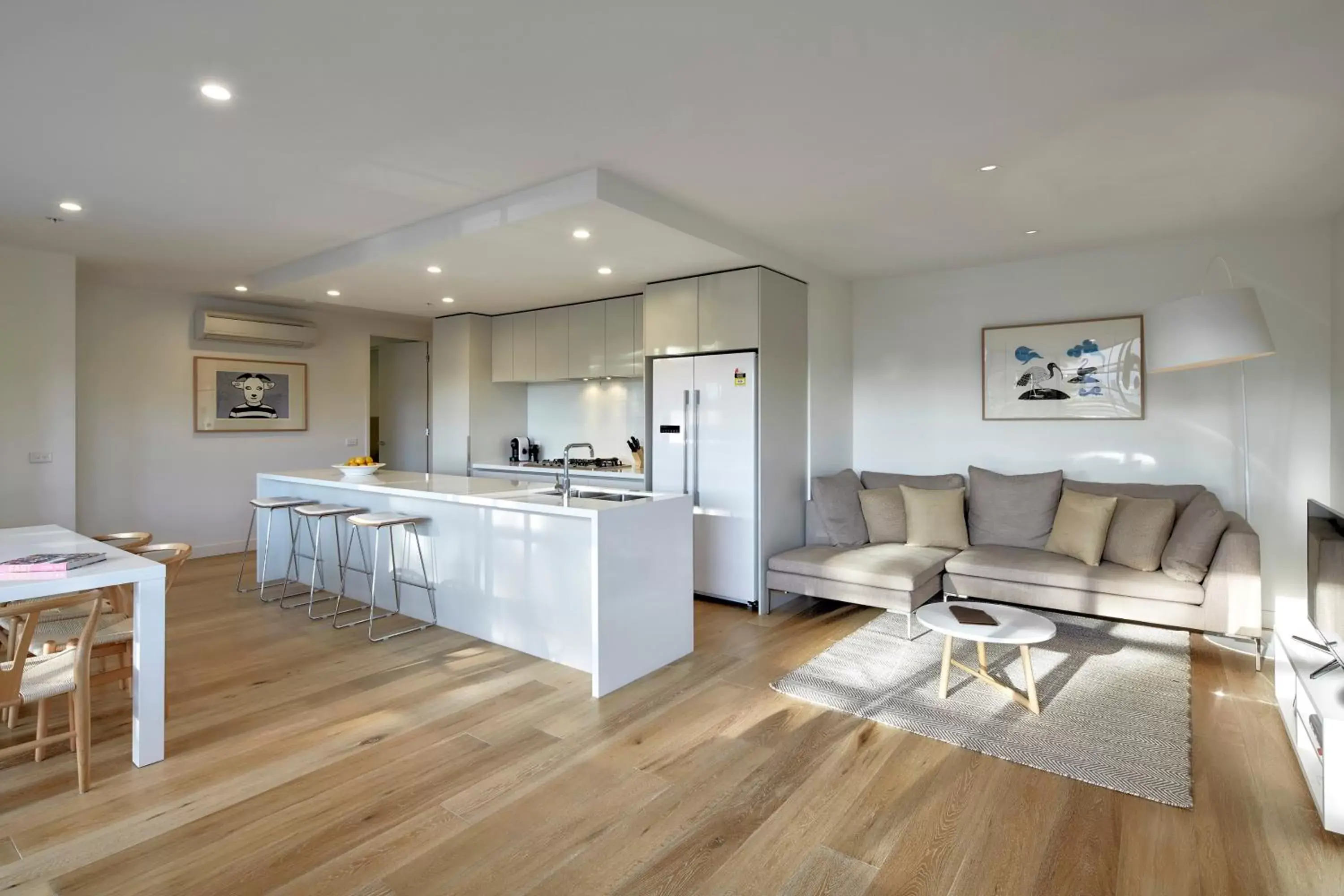 Kitchen or kitchenette, Seating Area in 381 Cremorne