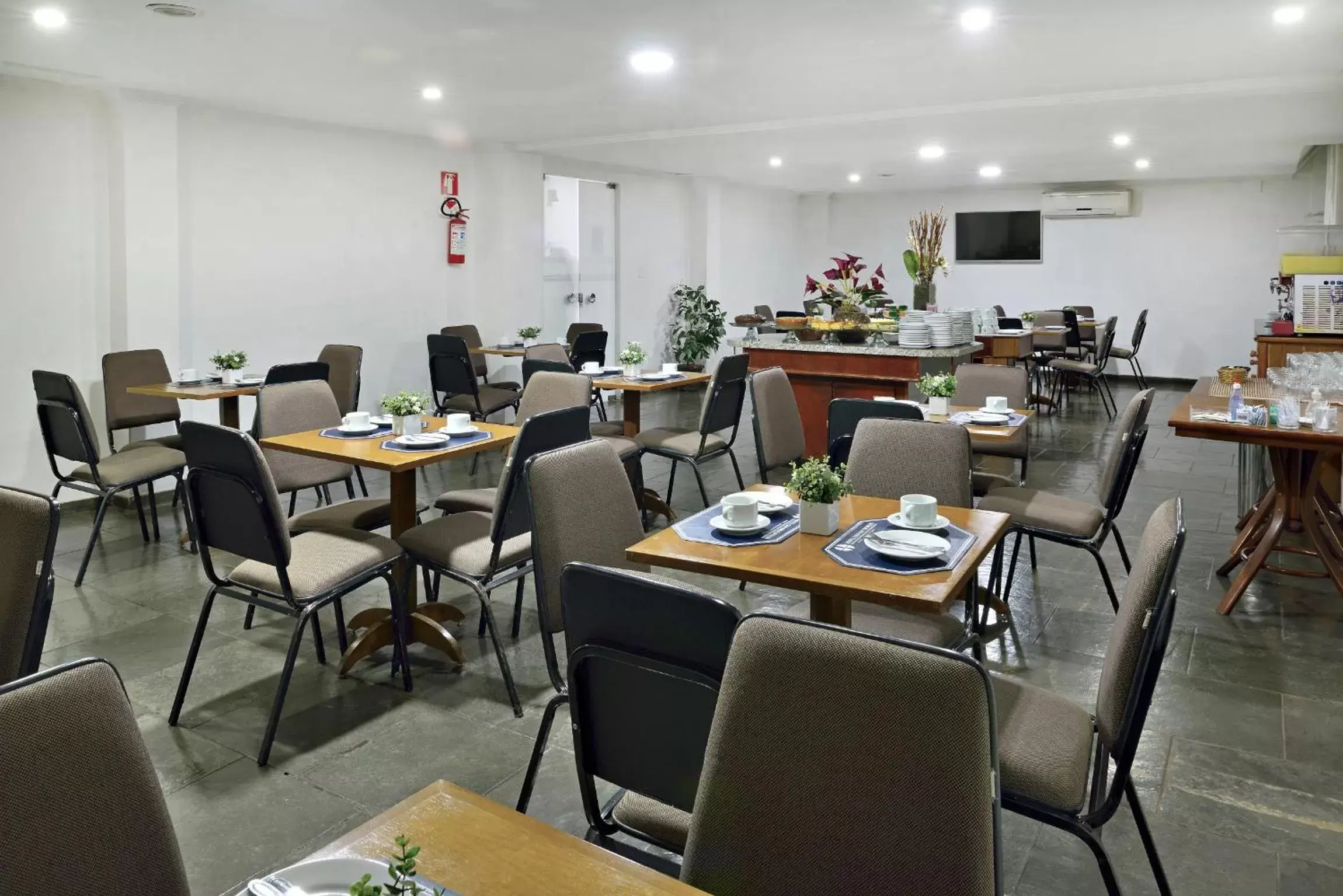 Breakfast, Restaurant/Places to Eat in Dan Inn Express Ribeirão Preto