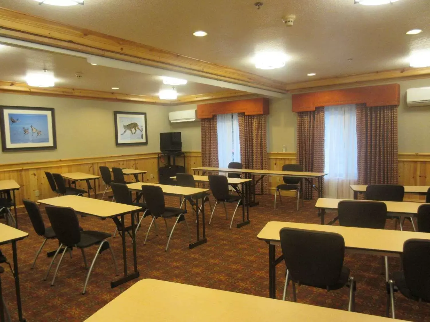 Meeting/conference room, Restaurant/Places to Eat in Best Western Plus Olympic Inn