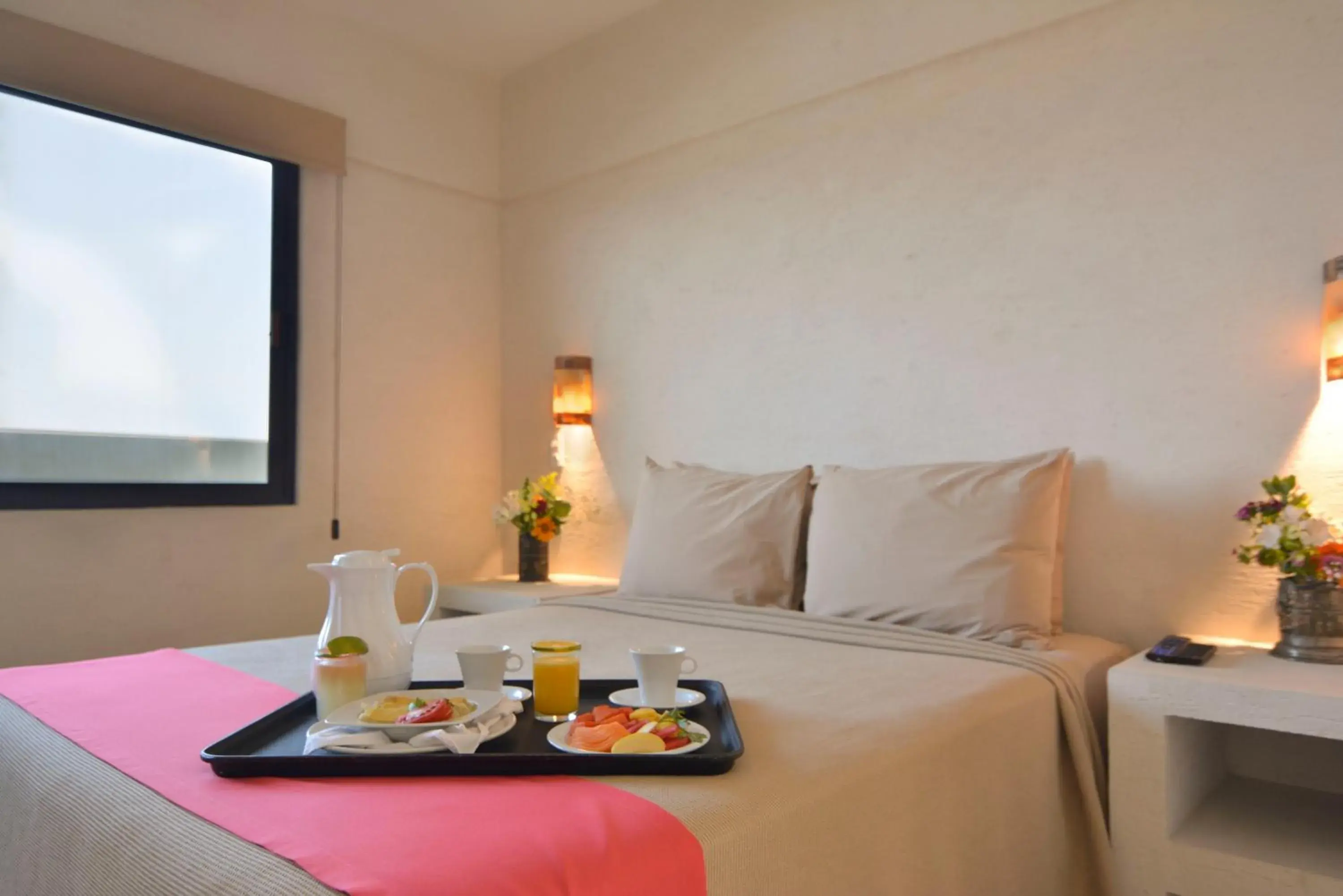 Bedroom, Bed in Hotel Coral Cuernavaca Resort & Spa