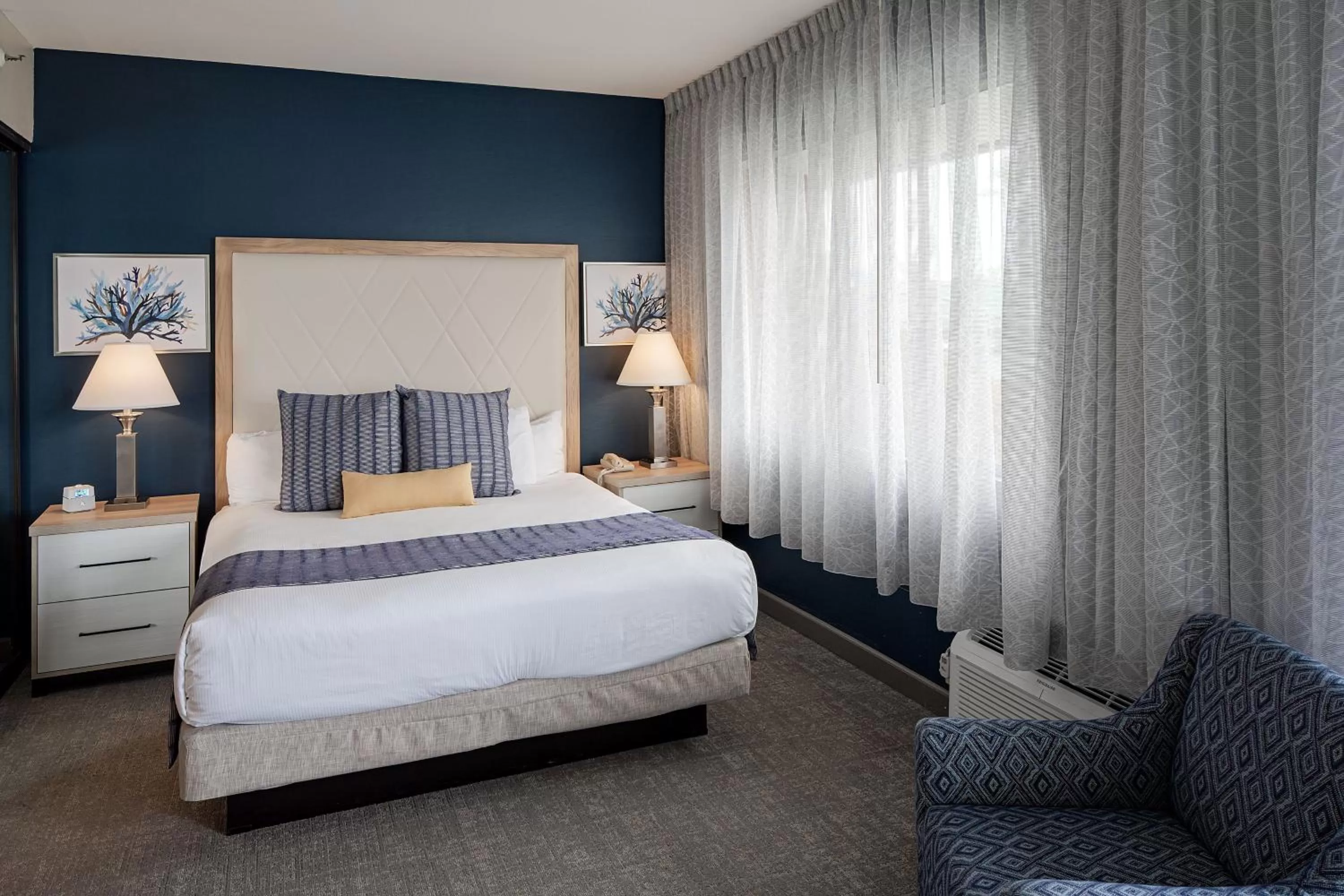 Bed in Bay Club Hotel and Marina