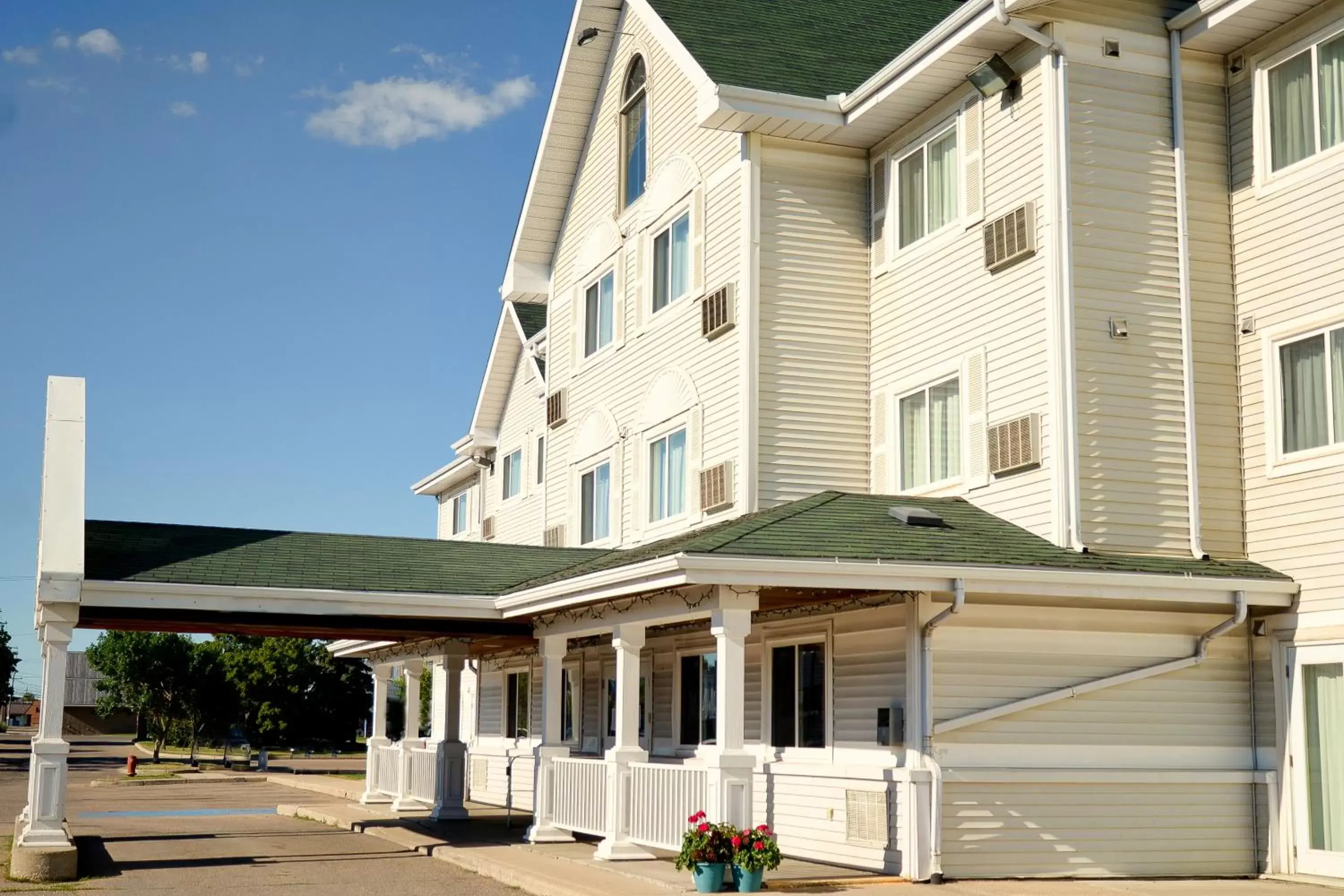 Property Building in Country Inn & Suites by Radisson, Saskatoon, SK