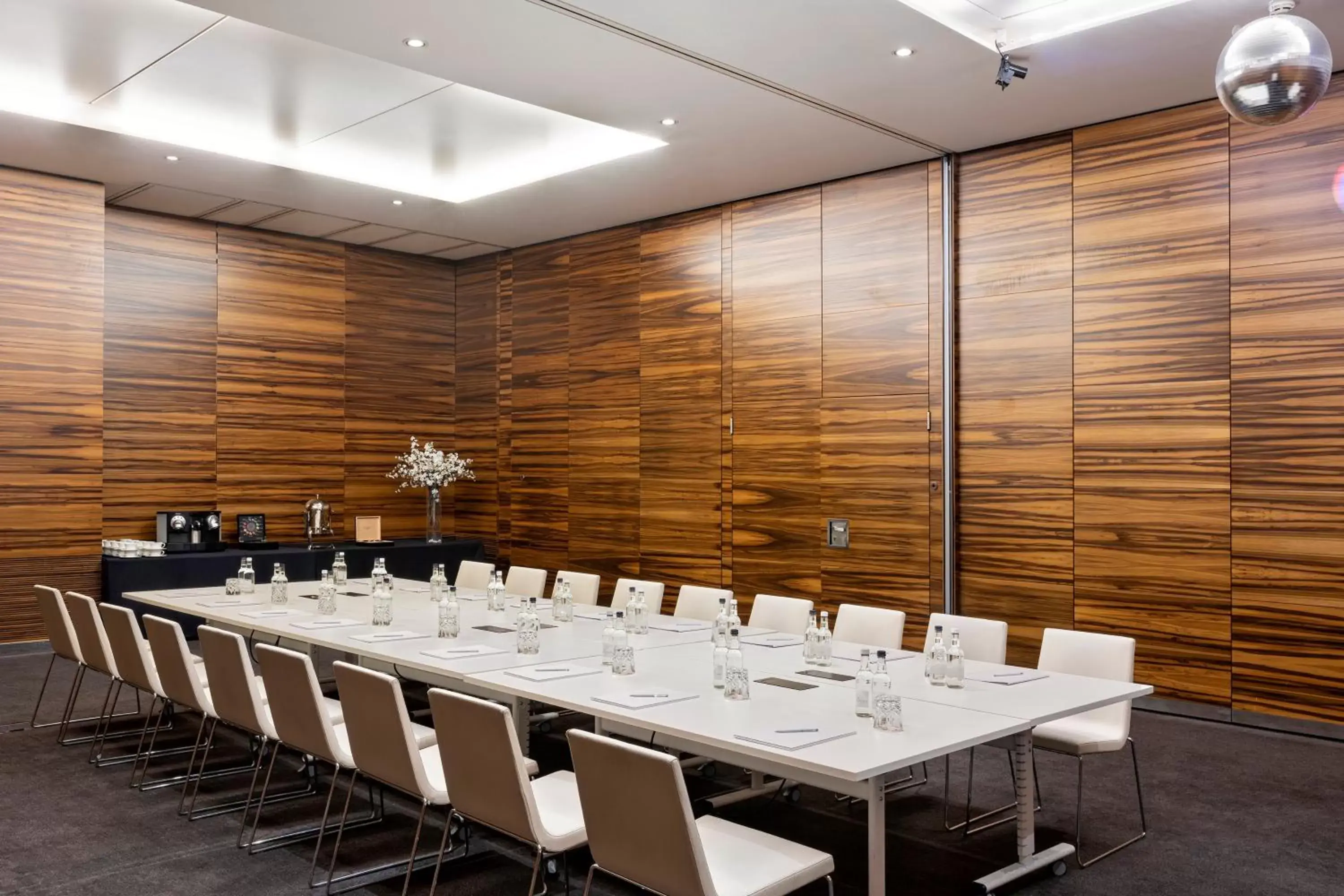 Meeting/conference room, Restaurant/Places to Eat in ME London by Melia