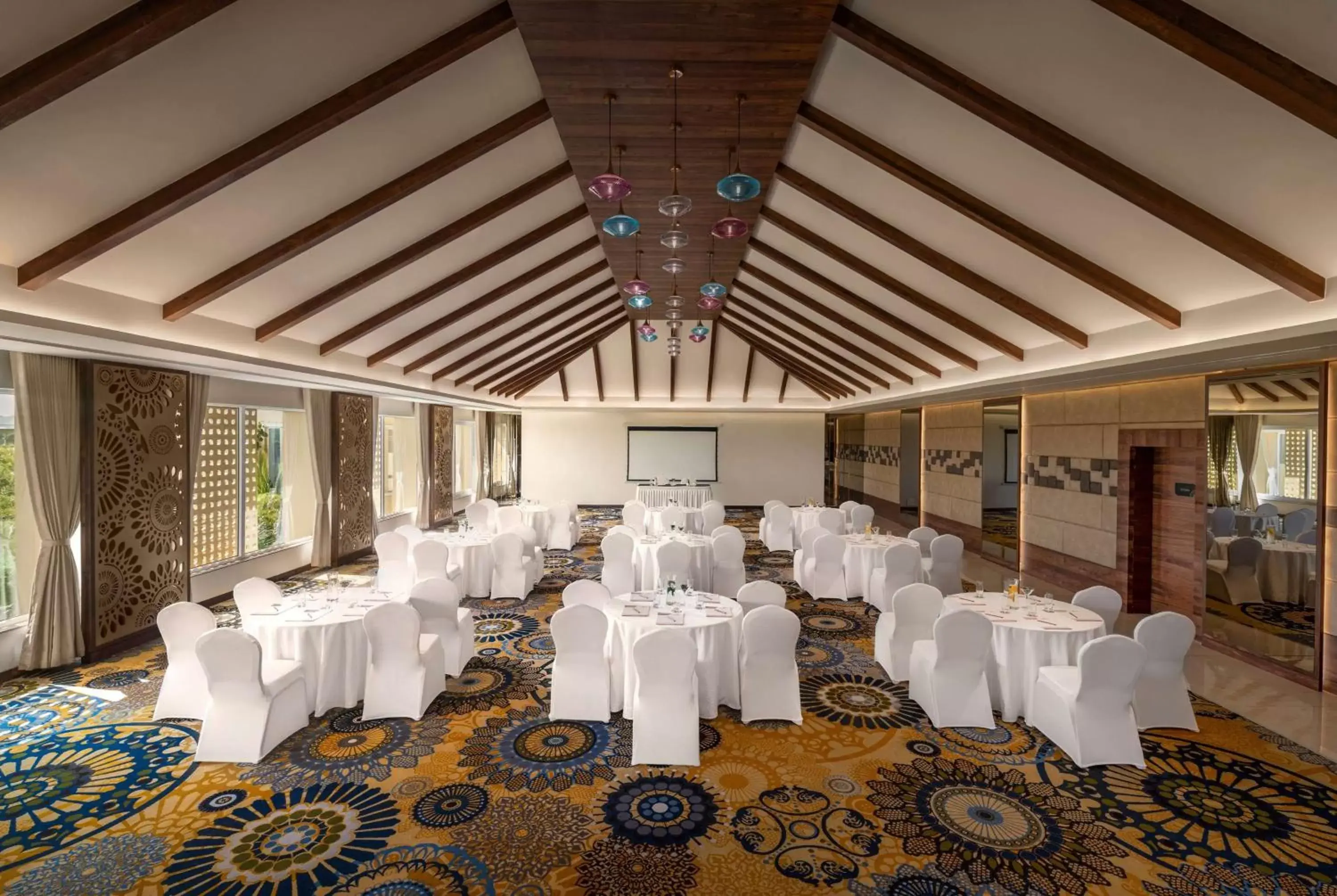 Meeting/conference room, Banquet Facilities in Hawthorn Suites by Wyndham Dwarka