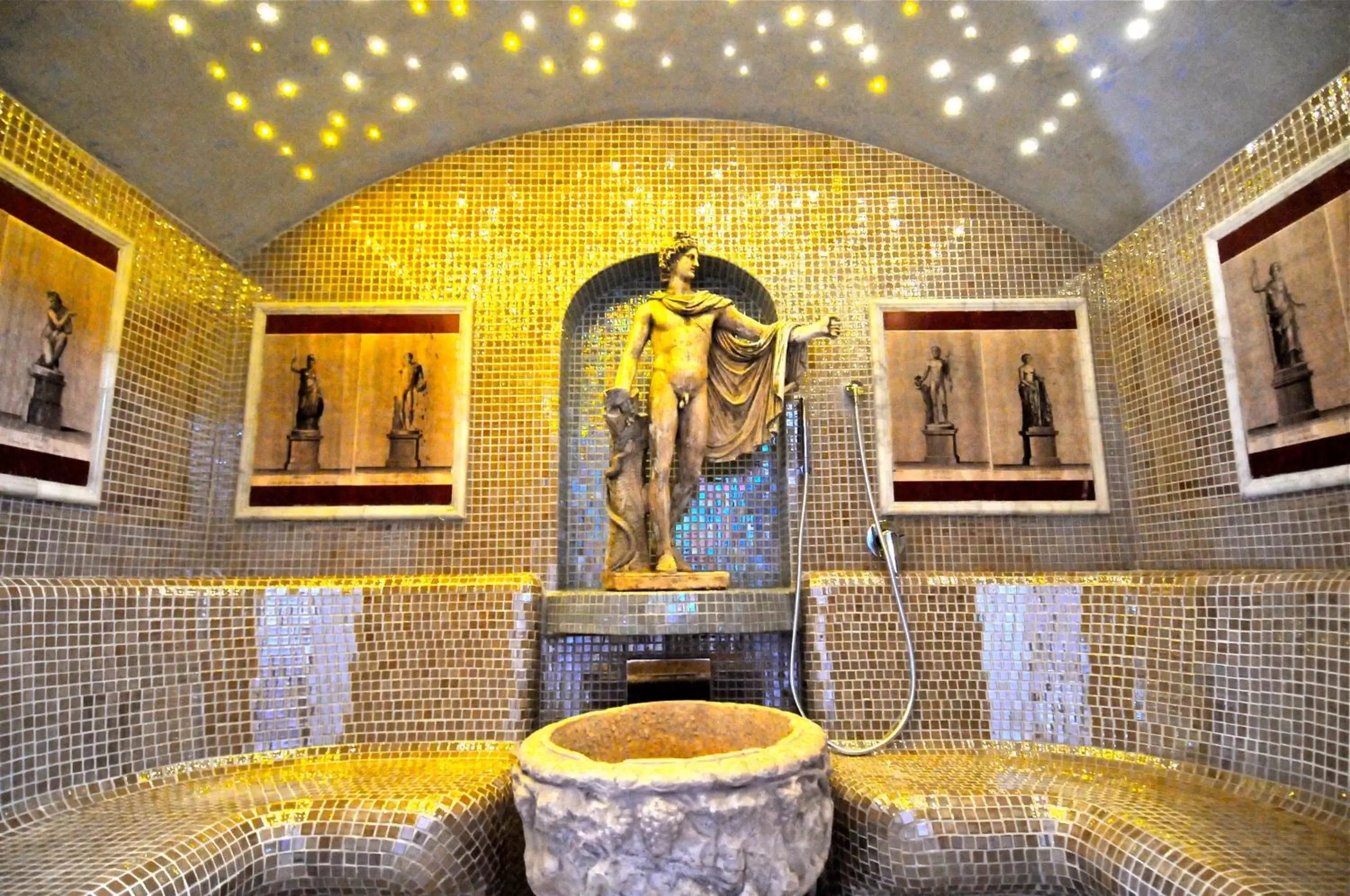 Steam room in Romanico Palace Luxury Hotel & SPA