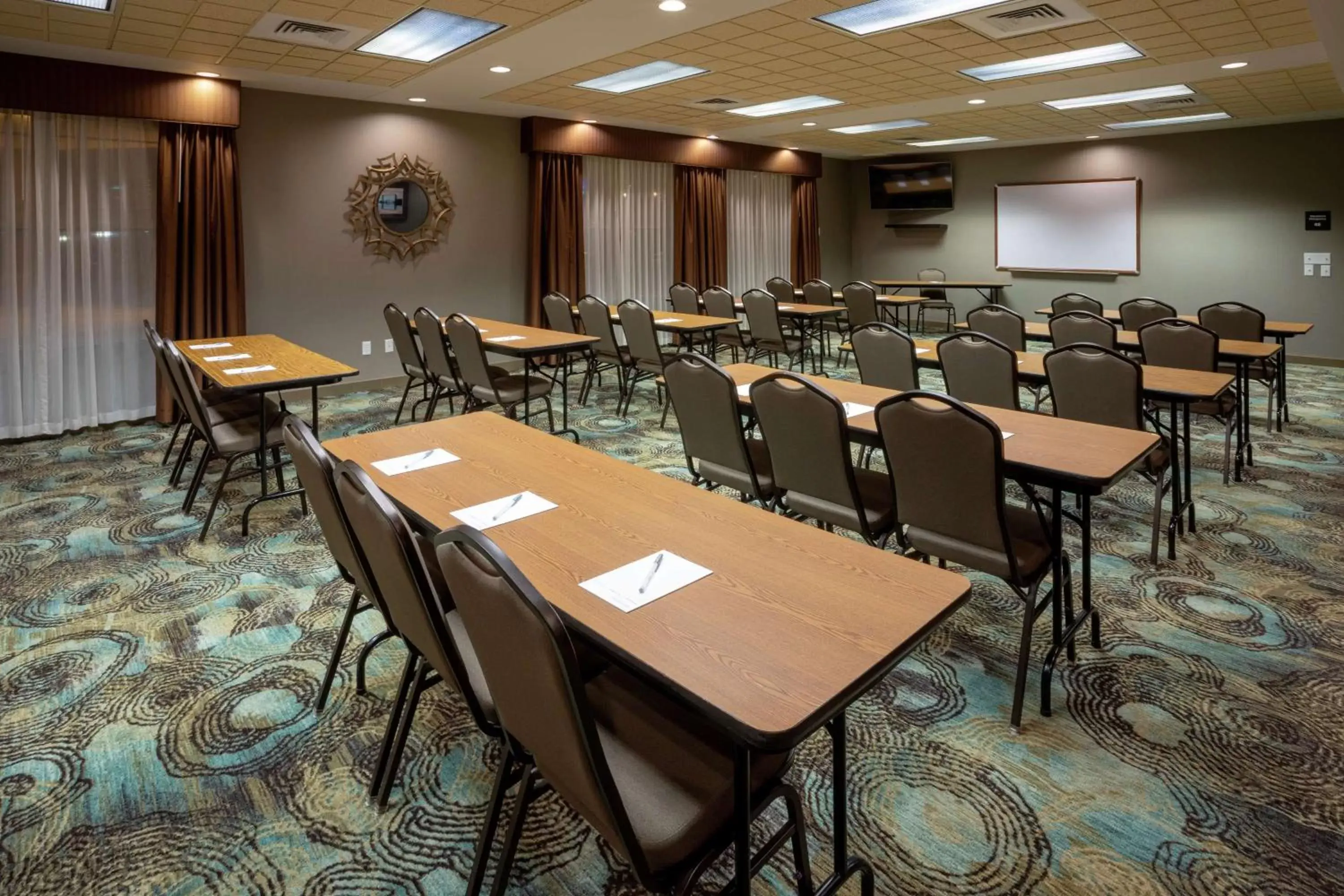 Meeting/conference room in Hampton Inn Duluth-Canal Park