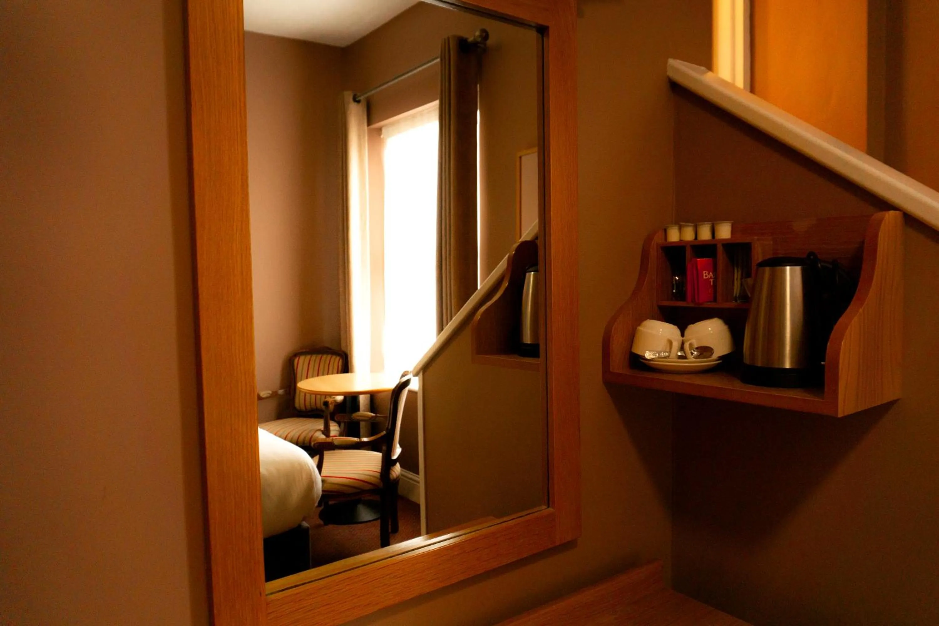 Coffee/tea facilities in Phoenix Park Hotel