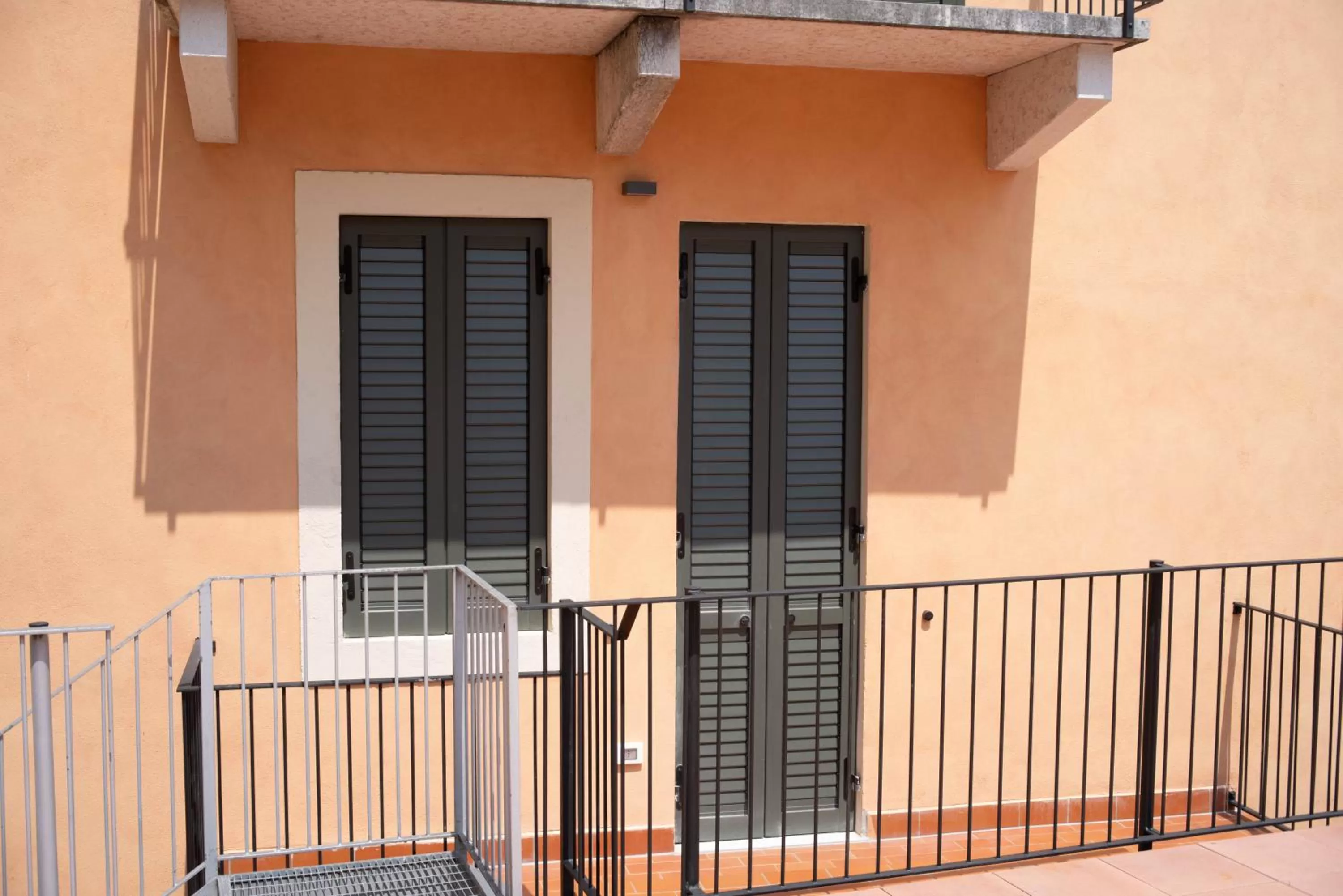 Inner courtyard view, Balcony/Terrace in Maison Calcirelli rooms