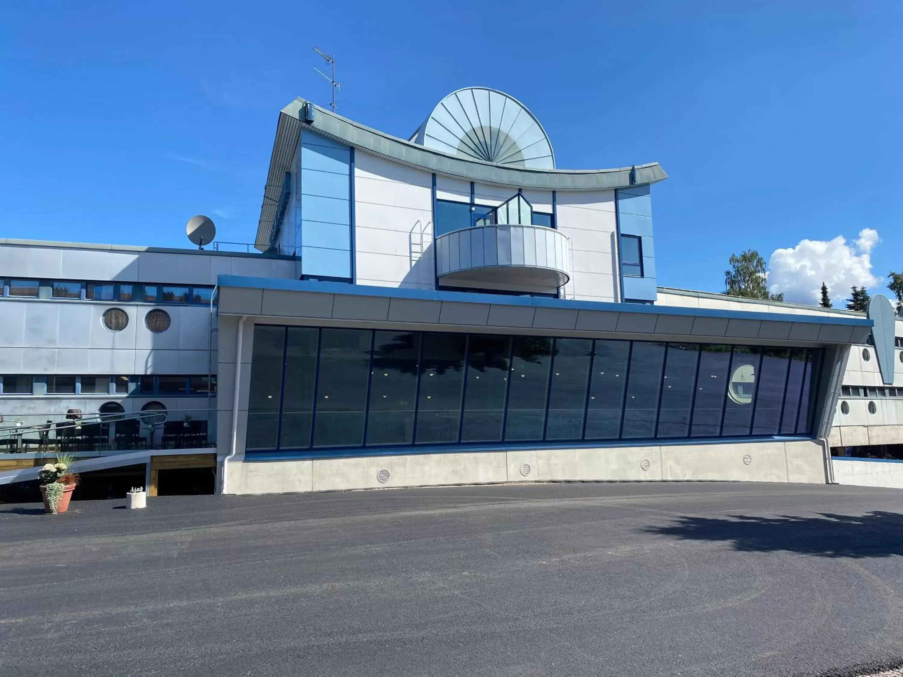 Property Building in Pilot Airport Hotel