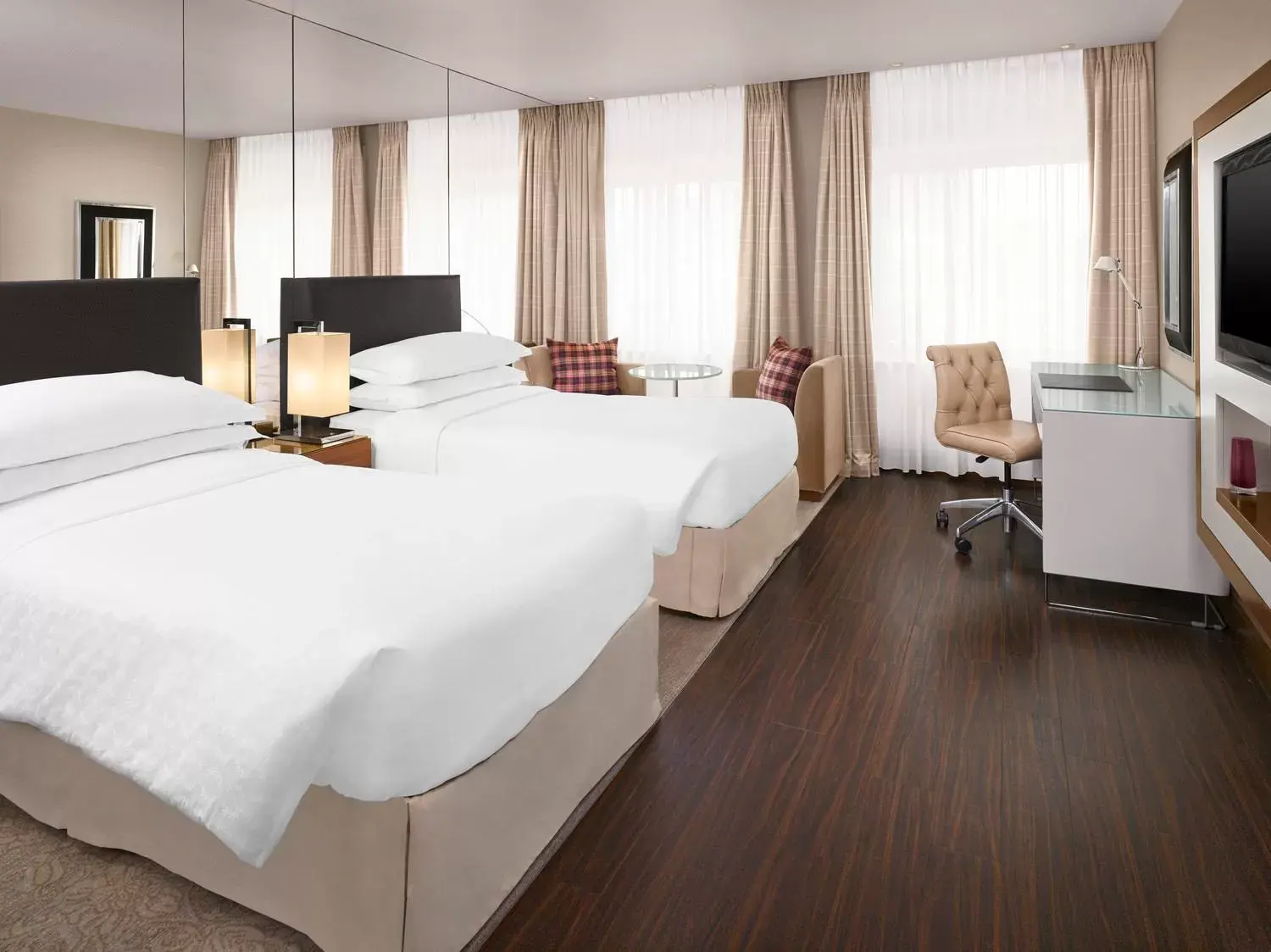 Bed in Sheraton Grand Hotel & Spa