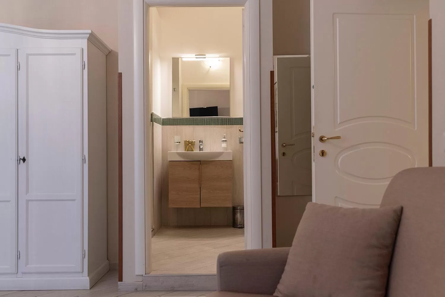 Photo of the whole room in Domus Borbonica