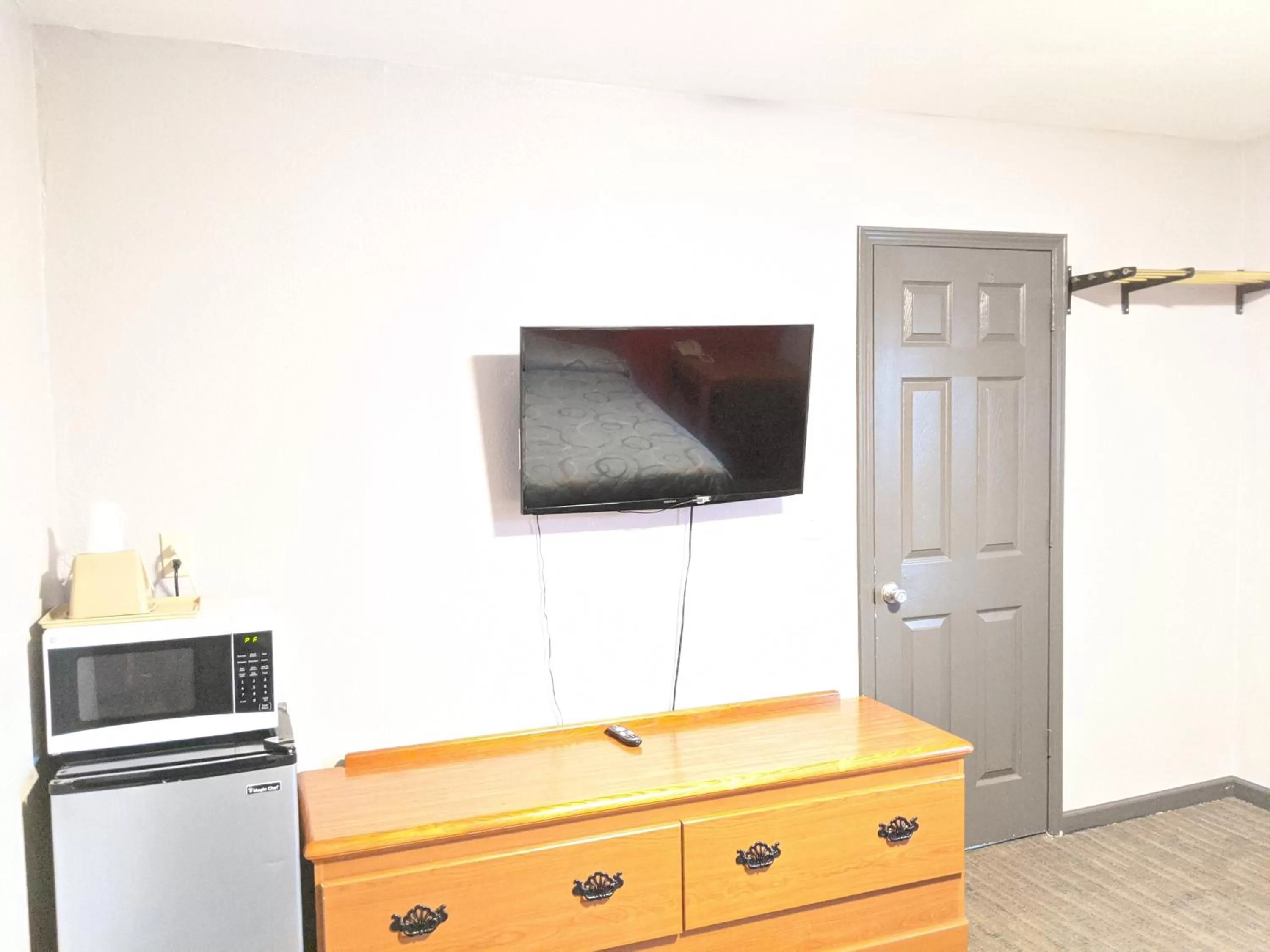 TV and multimedia in Budget Inn El Reno