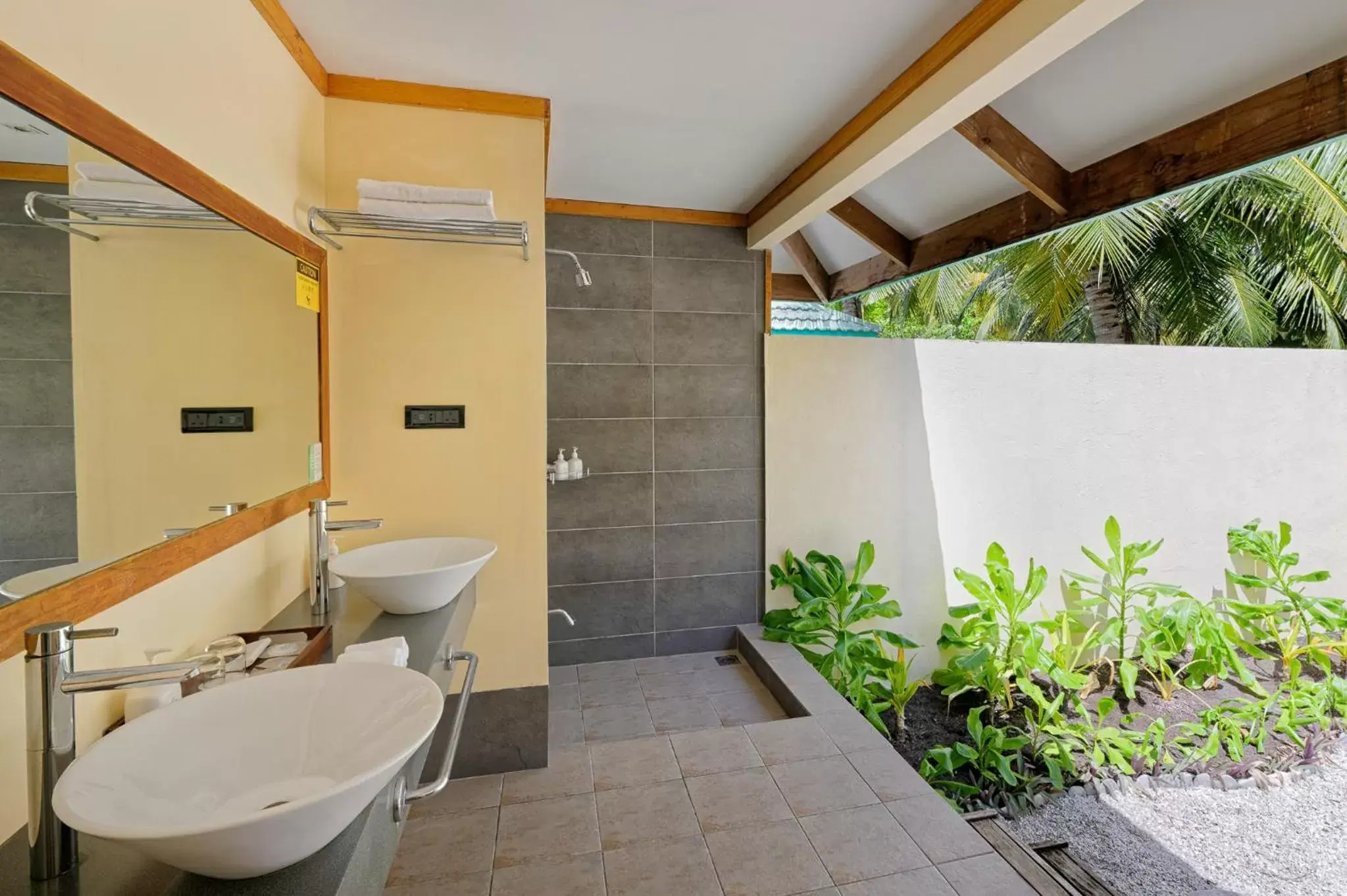 Bathroom in Canareef Resort Maldives