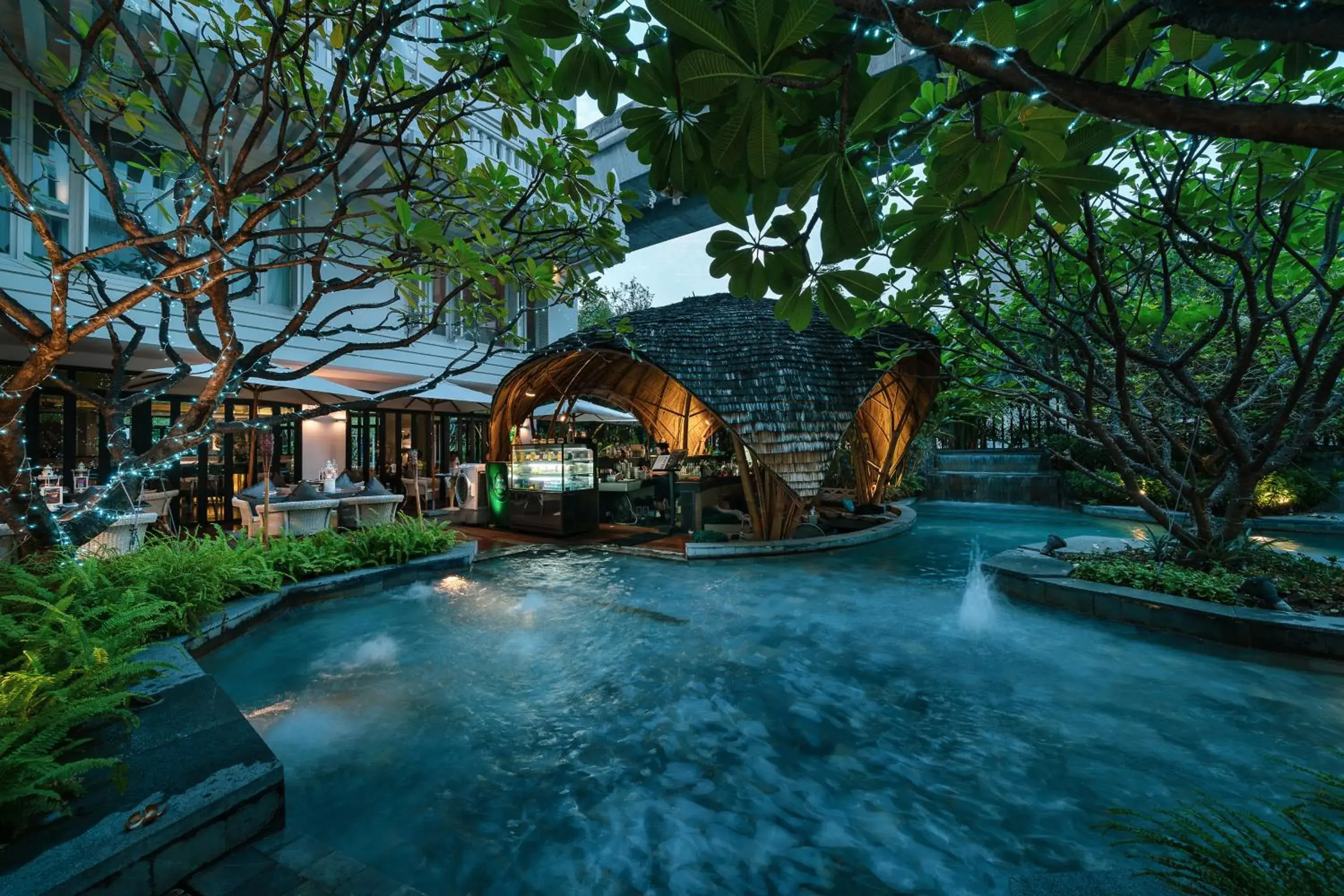 Lounge or bar, Swimming Pool in Hua Chang Heritage Hotel