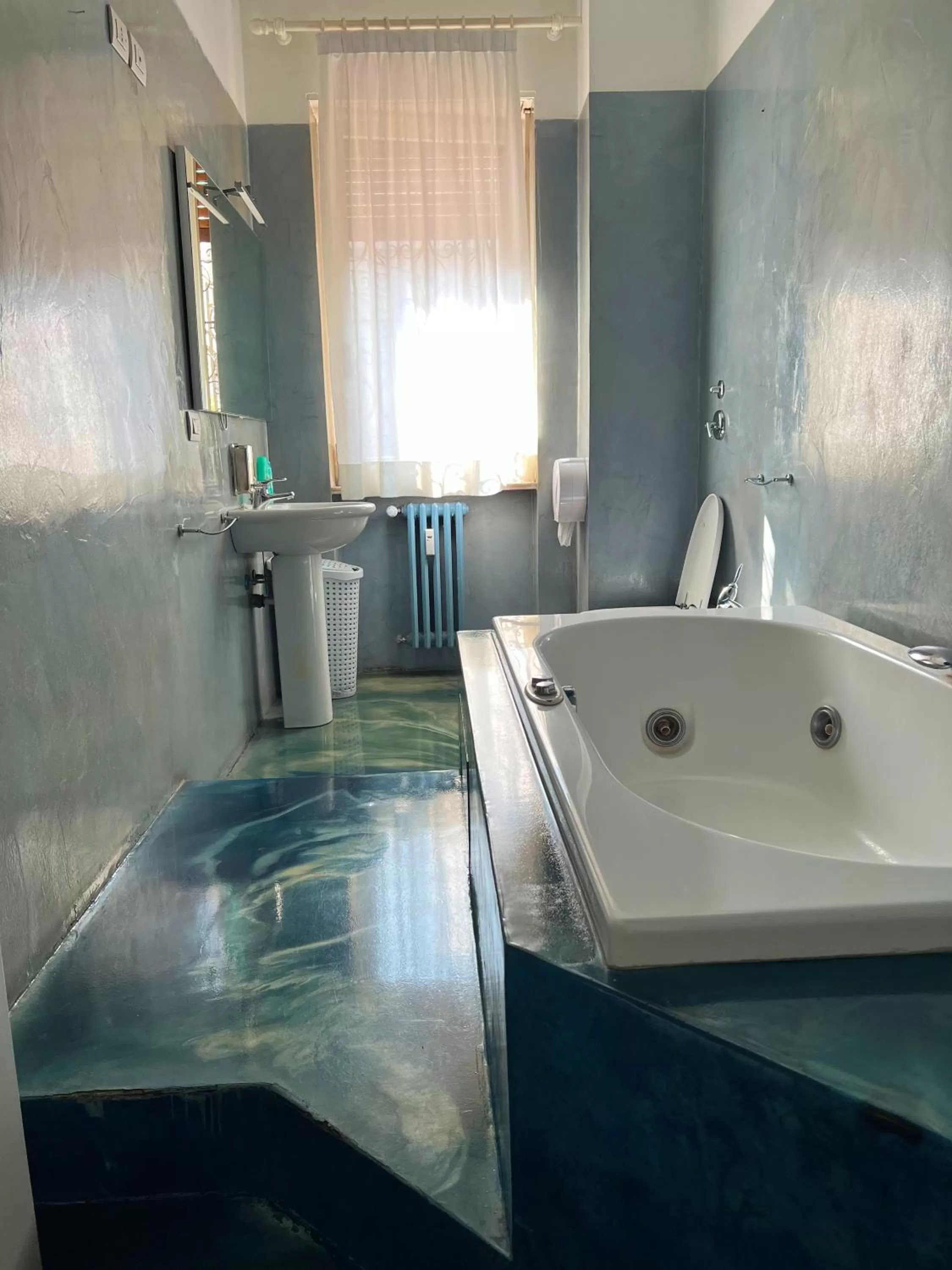 Bathroom in APPARTME Guest House Seveso 40