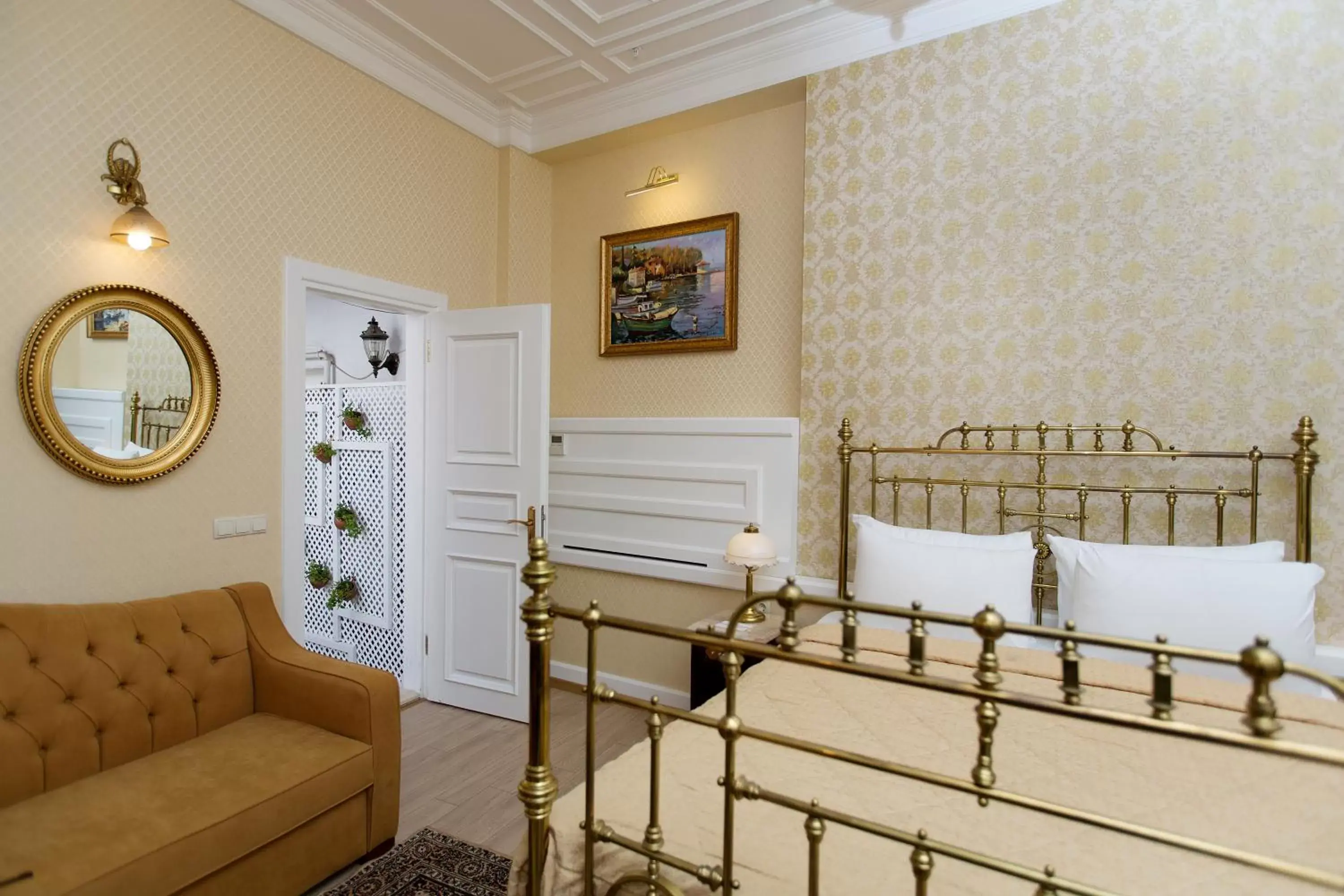 Bedroom in Darussaade Istanbul Hotel