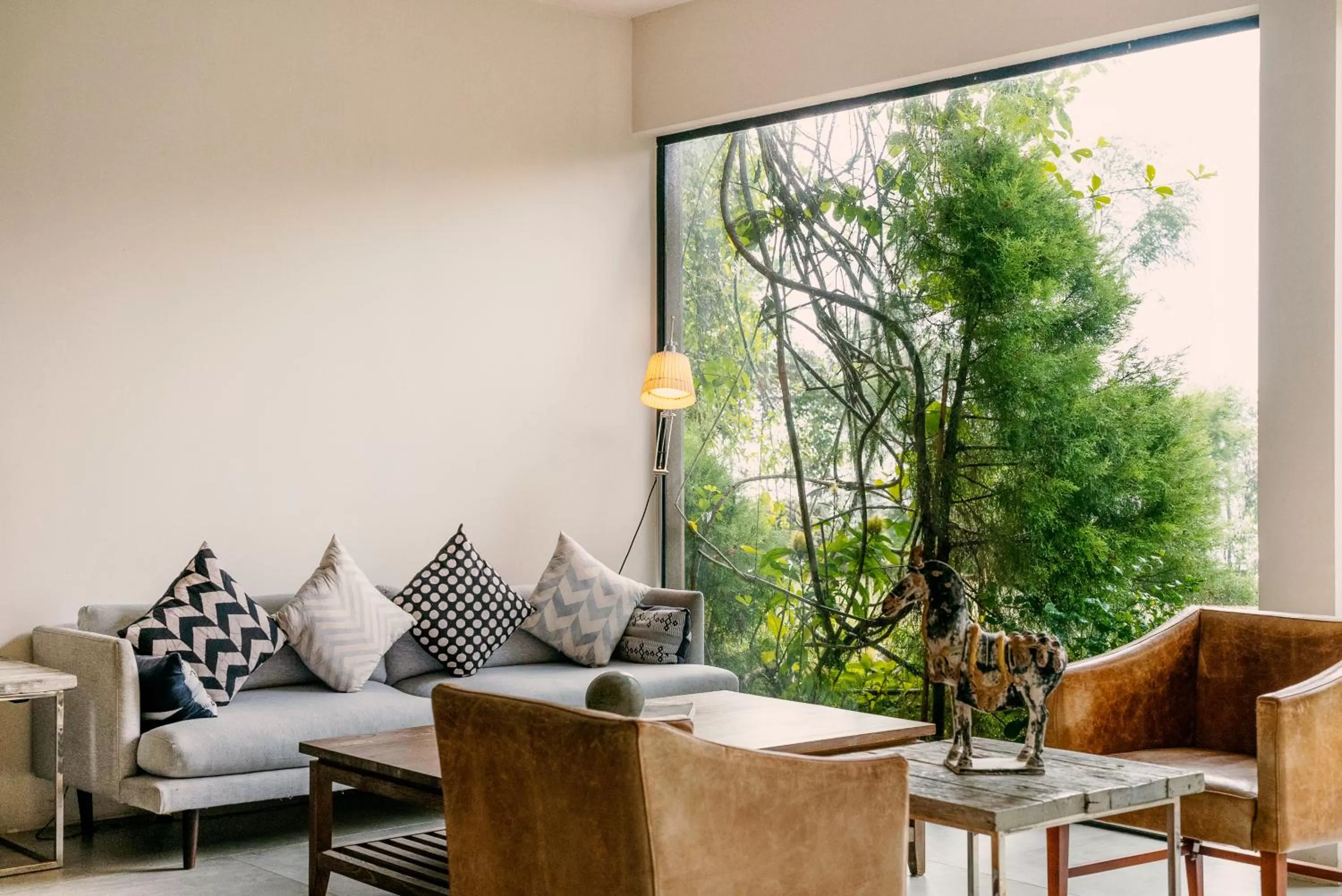 Lobby or reception in Skyloft Kandy by Aaradhya