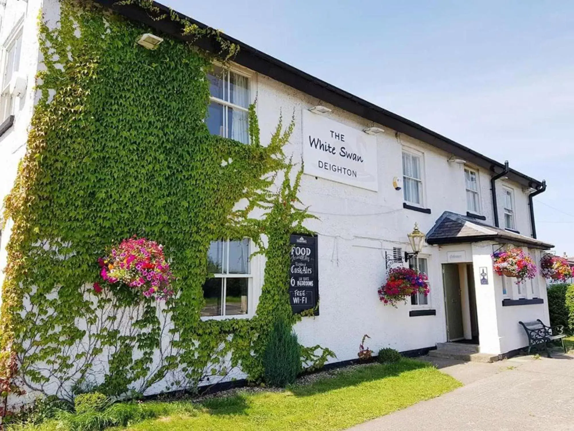 Property Building in The White Swan Deighton Property Building in The White Swan Deighton