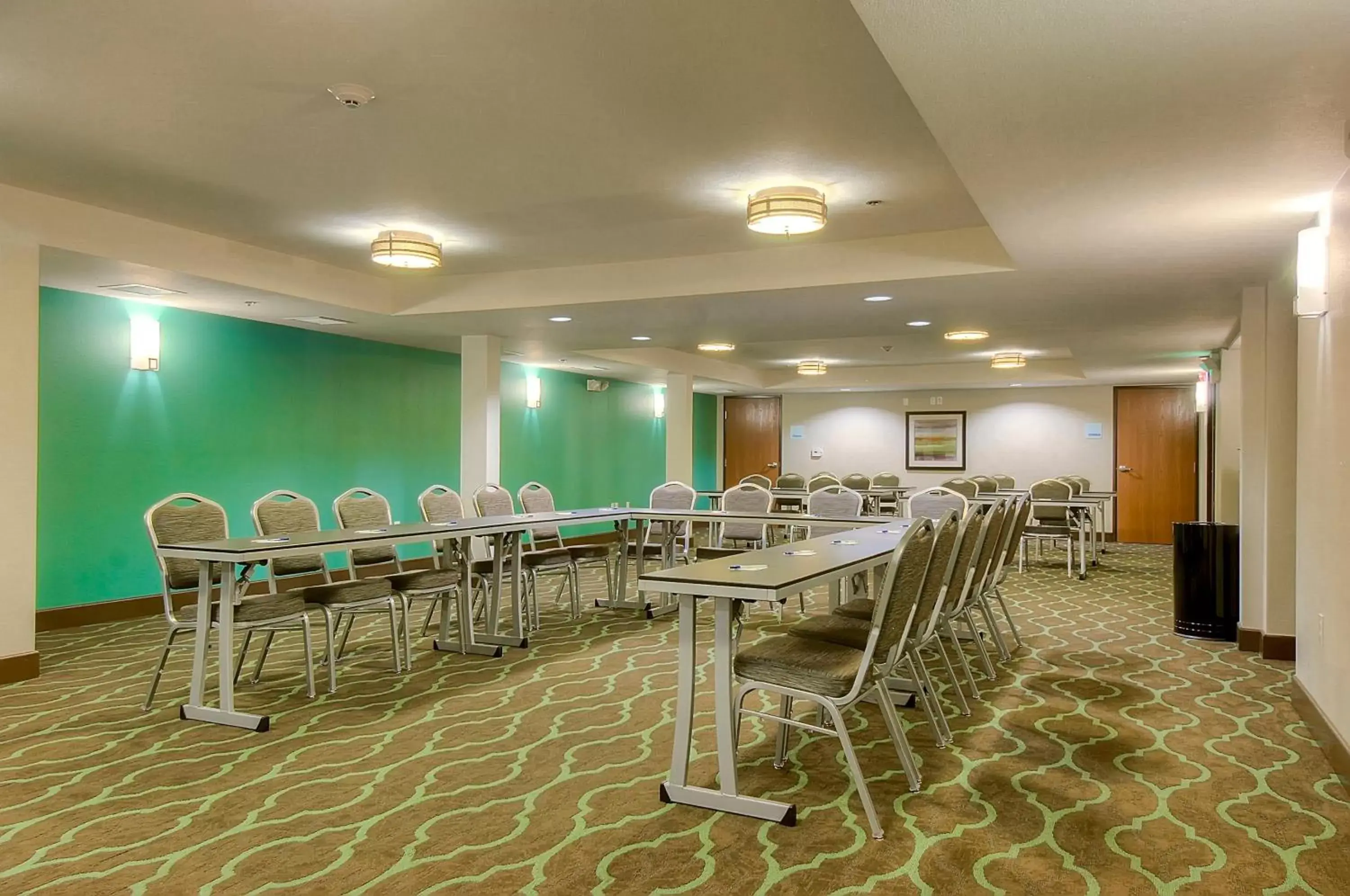 Meeting/conference room in Holiday Inn Express Hotel & Suites Carlsbad Beach, an IHG Hotel